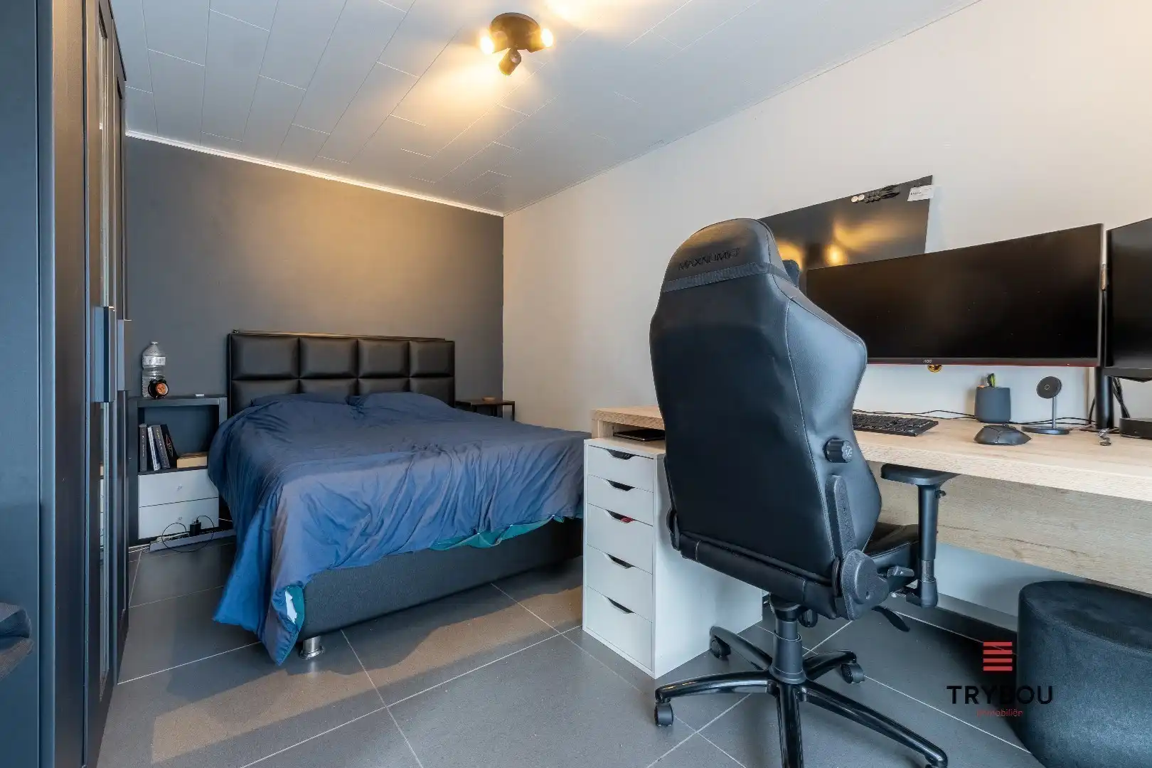 Uitzonderlijk ruime industriële duplex met ruim terras in centrum Roeselare foto 12