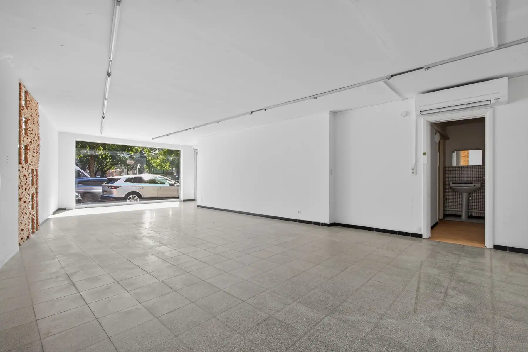 KANTOOR of HANDEL met RUIME PARKING en TERRAS - CENTRUM STAD foto 20