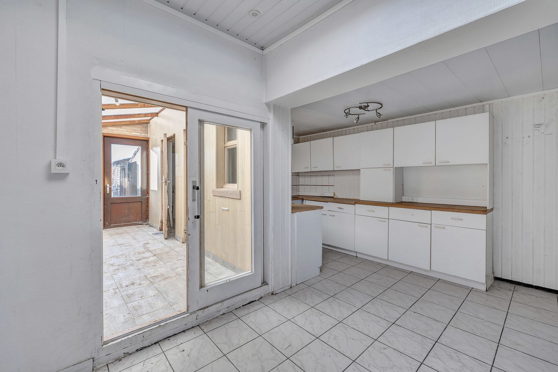 Te renoveren woning met centrale ligging in Astene/Deinze foto 2