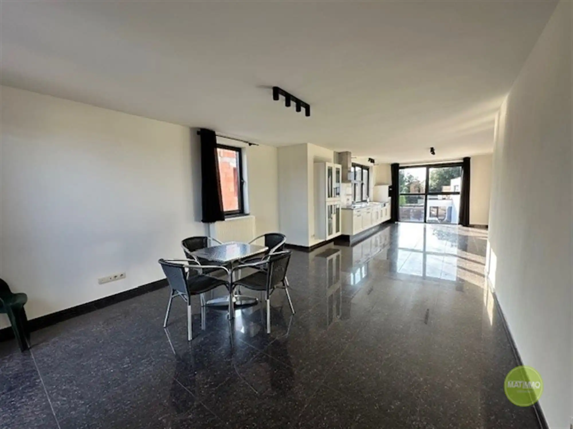 &nbsp;Duplex appartement met 2 slaapkamers en terras te Balen foto 3