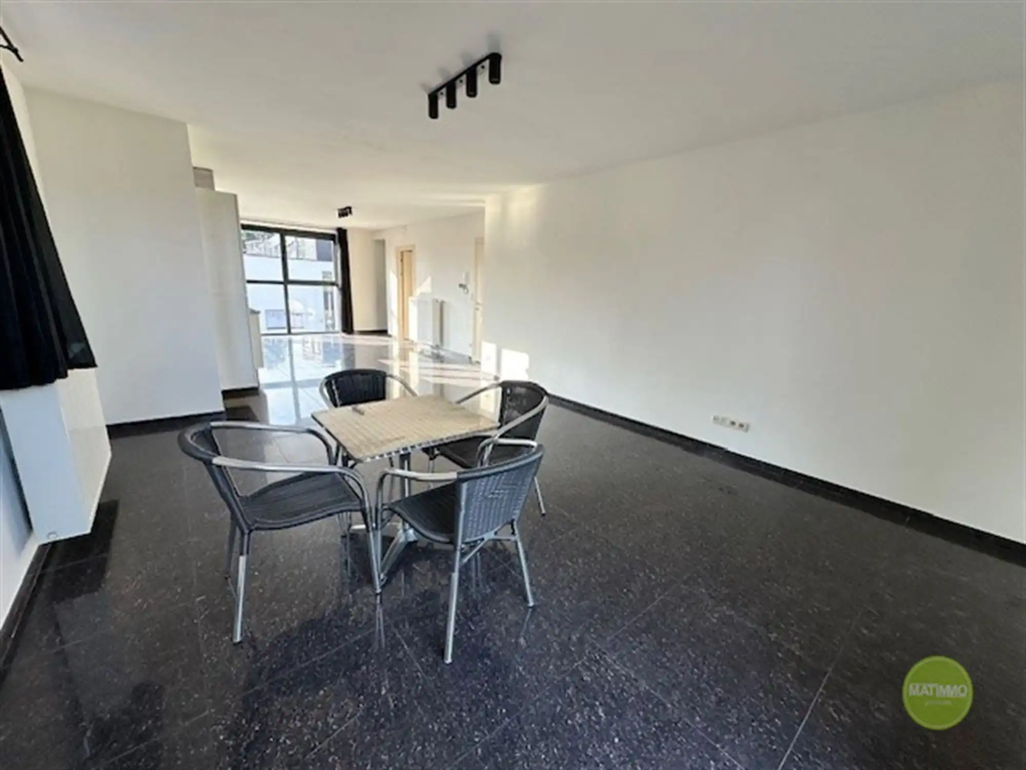 &nbsp;Duplex appartement met 2 slaapkamers en terras te Balen foto 3