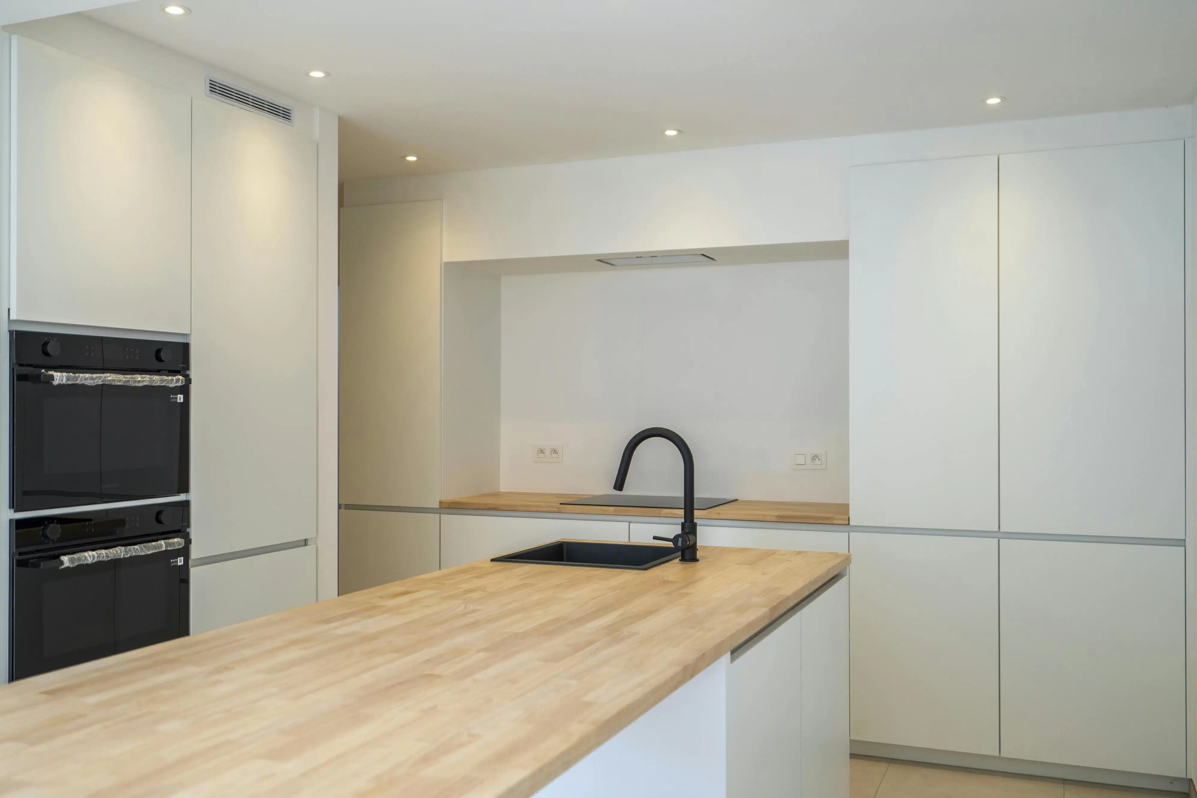 Nieuw appartement met 1 slaapkamer te koop in Waregem foto {{pictureIndex}}