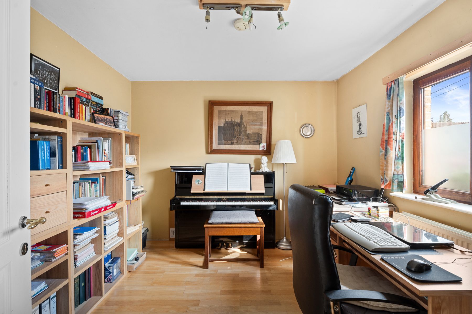Mooie gezinswoning met zicht op velden en rustige ligging foto 8