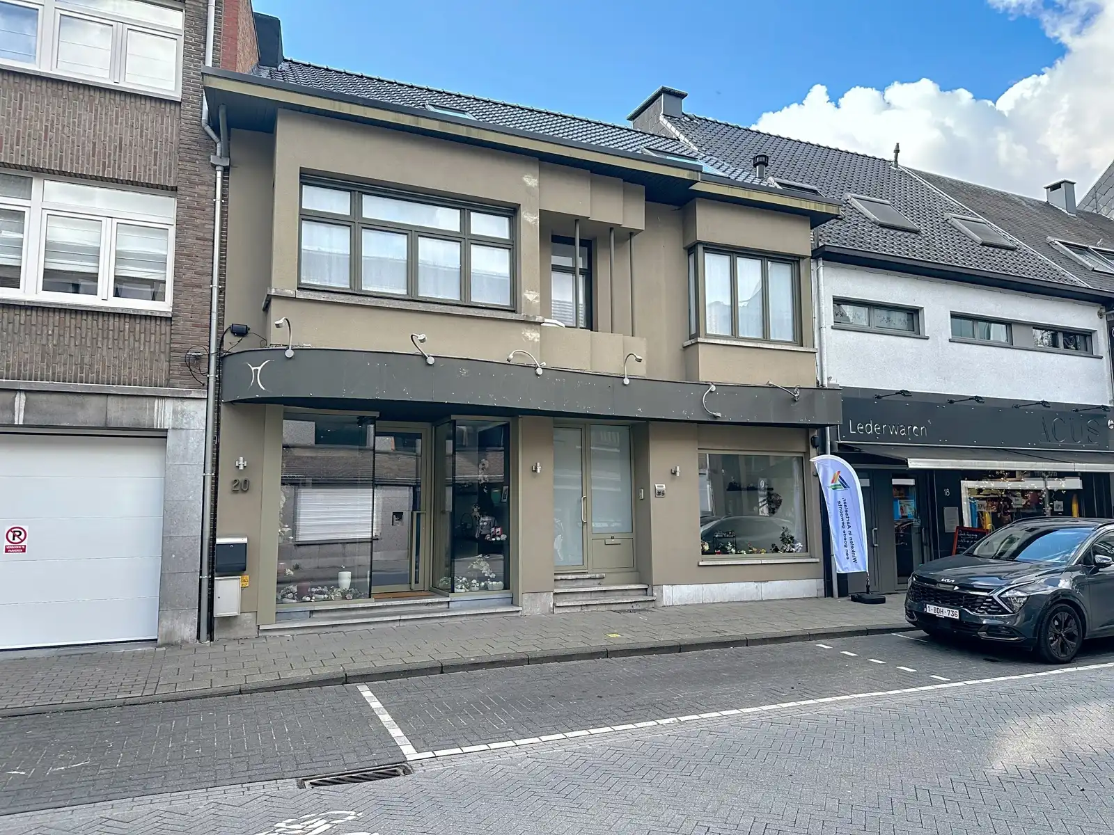 Handelsruimte centraal in winkelstraat foto 10