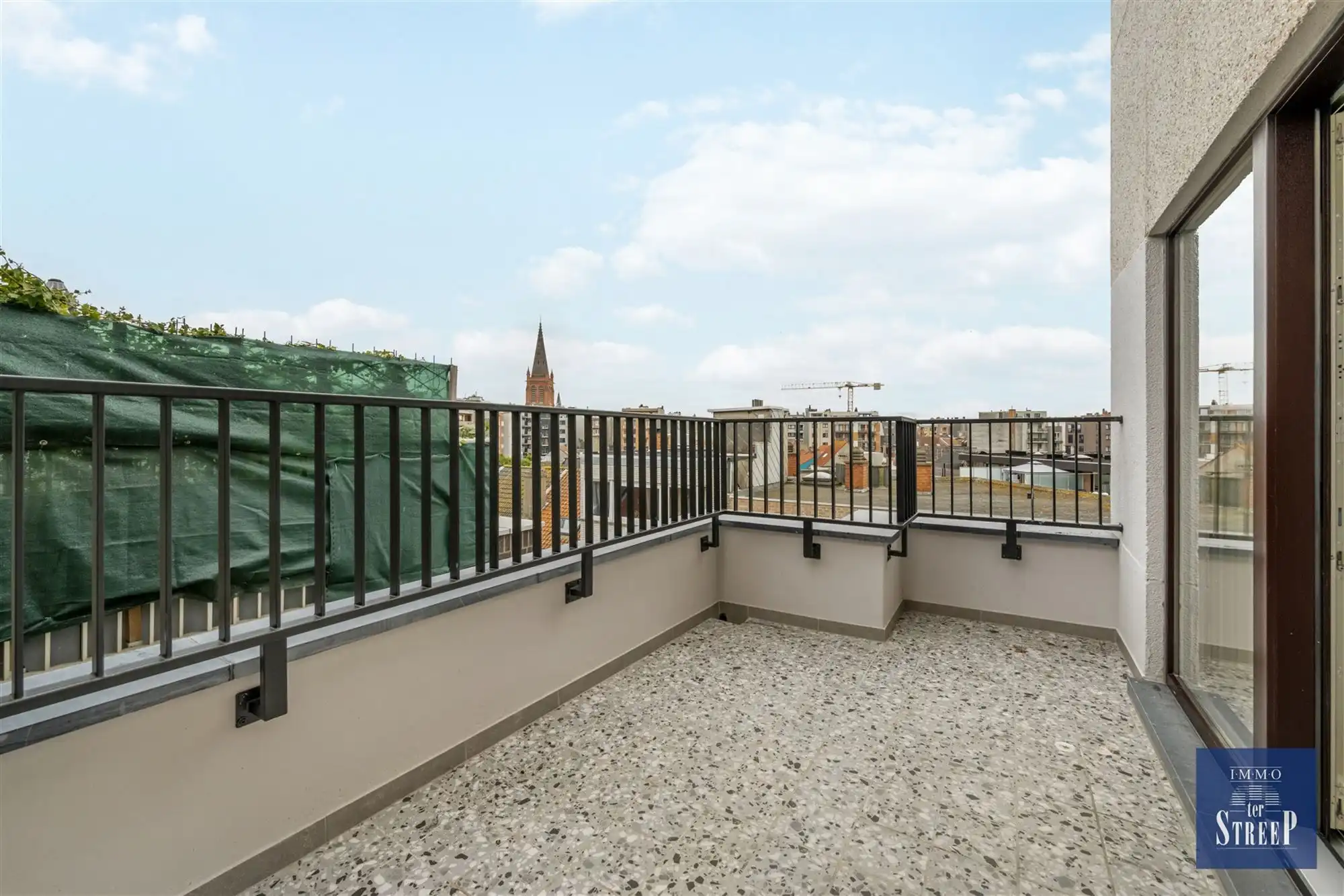 Volledig gerenoveerd appartement met 1 slaapkamer foto 8