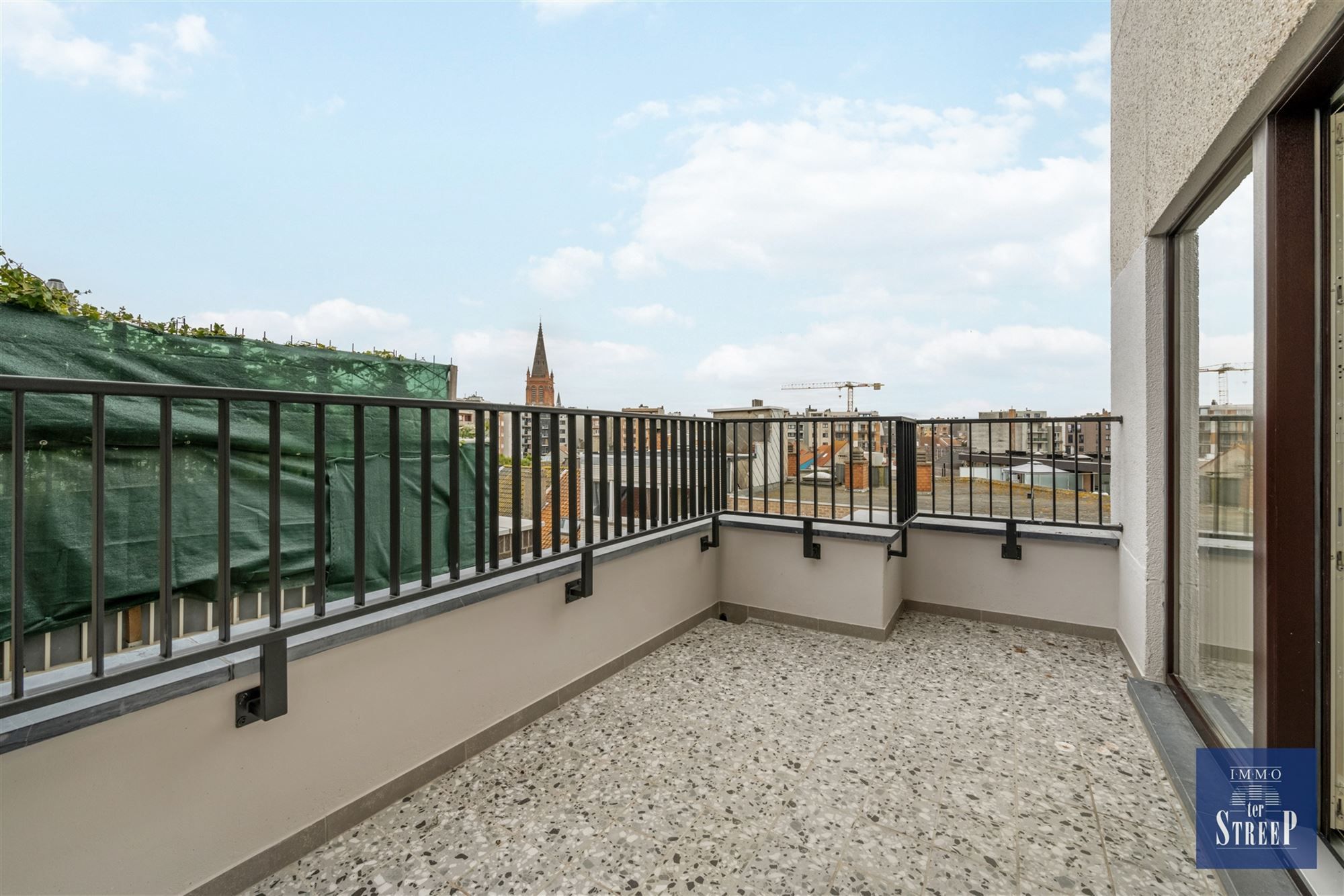 Volledig gerenoveerd appartement met 1 slaapkamer foto 8