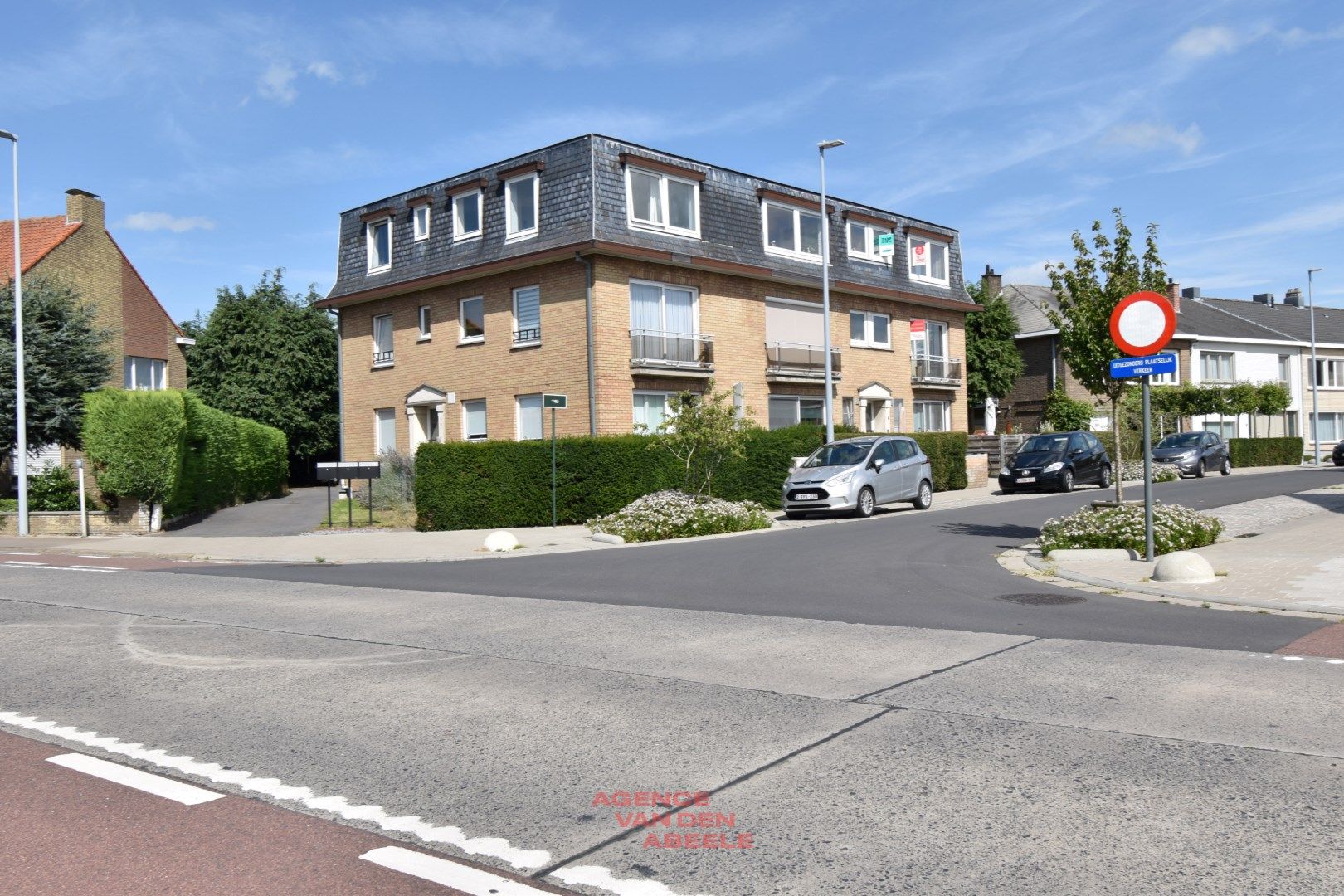 Instapklaar appartement met 2 slaapkamers te Sint-kruis foto 4