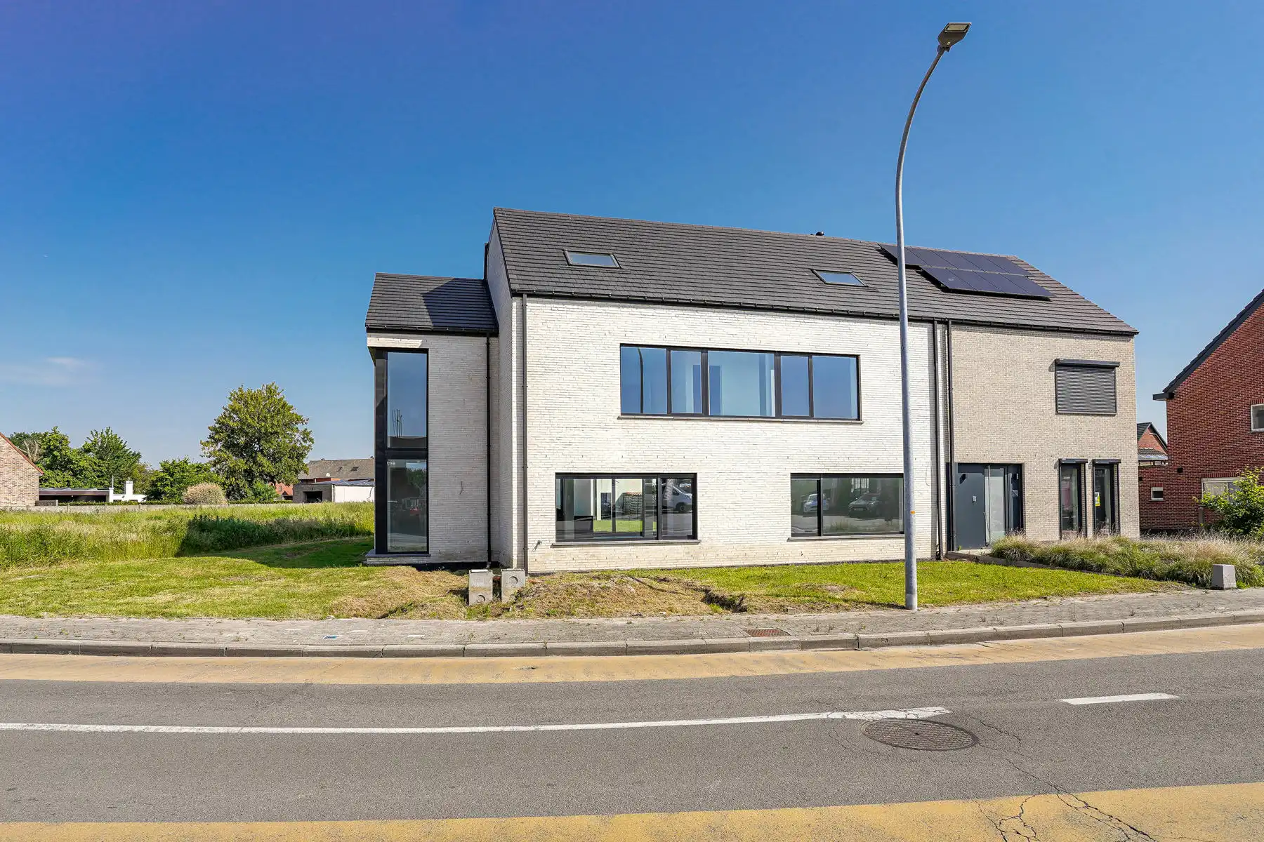 Prachtige, nieuwe luxewoning te Londerzeel foto 2