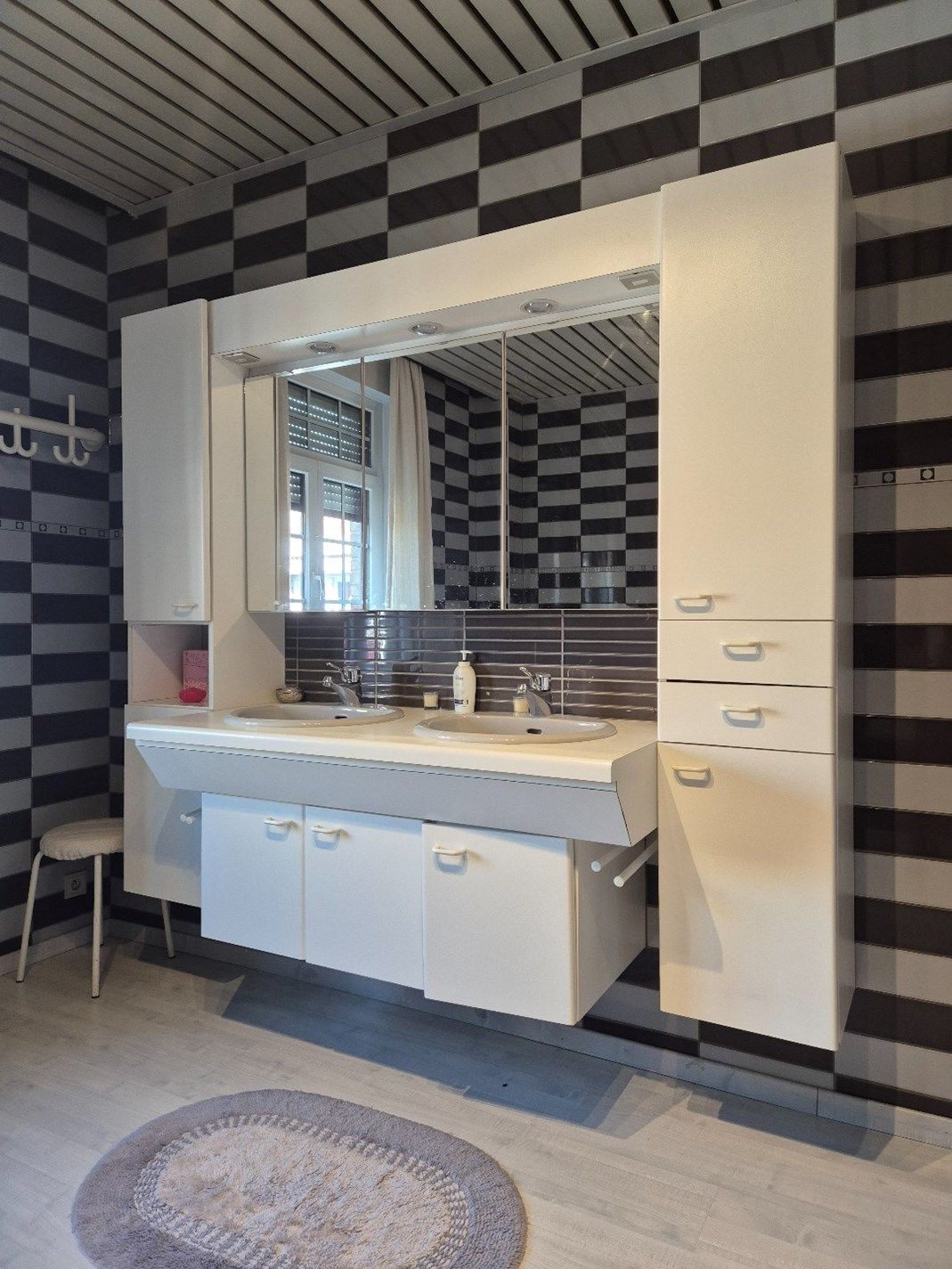 Sint-Andries: instapklare rijwoning met 3 slpk foto 13