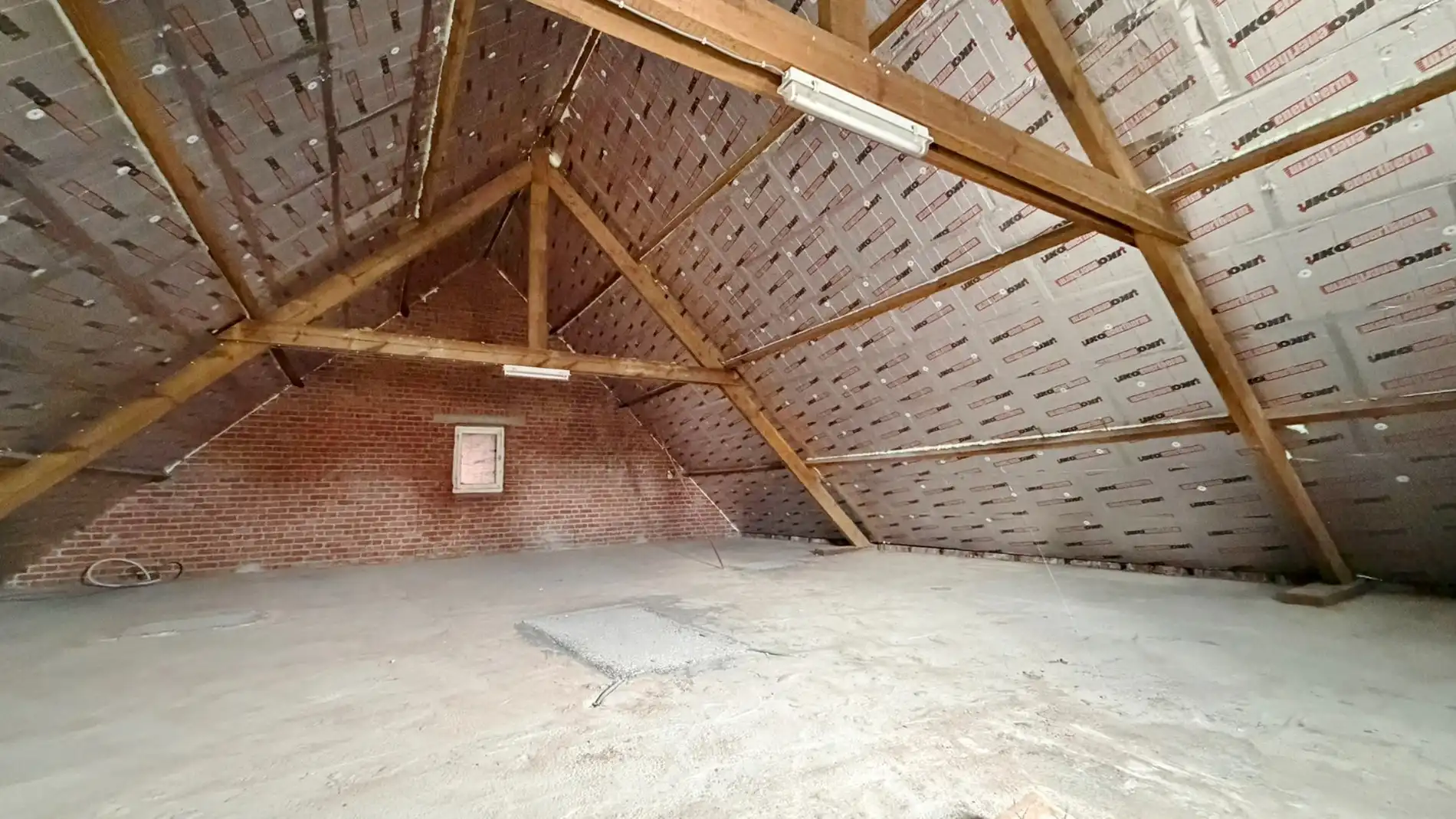 Zeer ruime nieuwbouwwoning in de dorpskern van Noordschote met grote garage en tuin.  foto 18