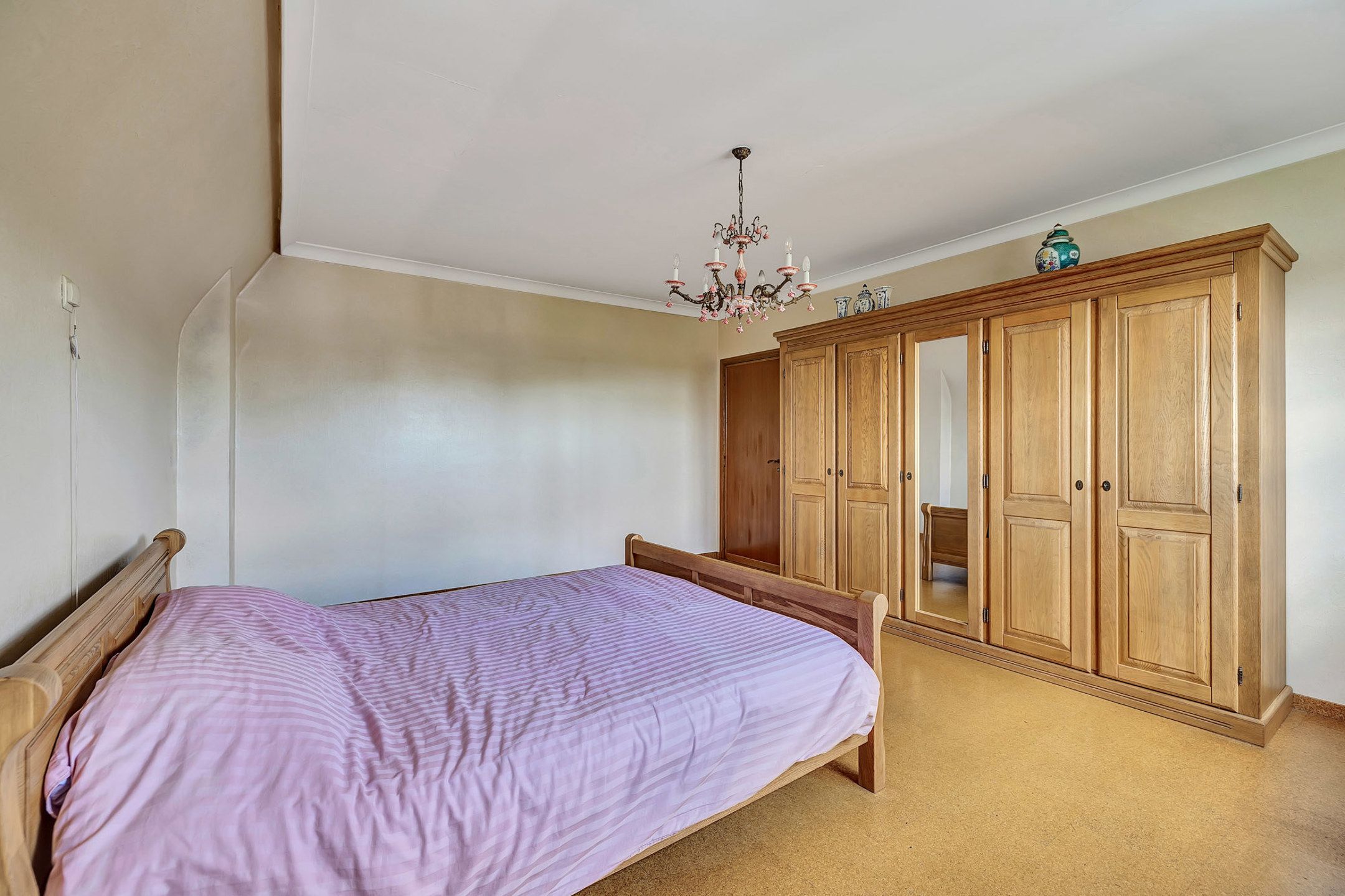 Prachtige villa met achterliggende loods van +/- 200m² foto 14