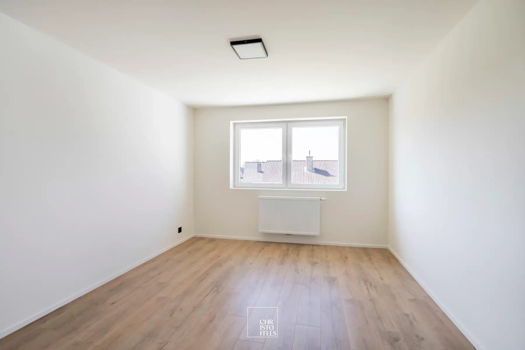 Ruime, volledig gerenoveerde gezinswoning met tuin op een ideale locatie! foto 16