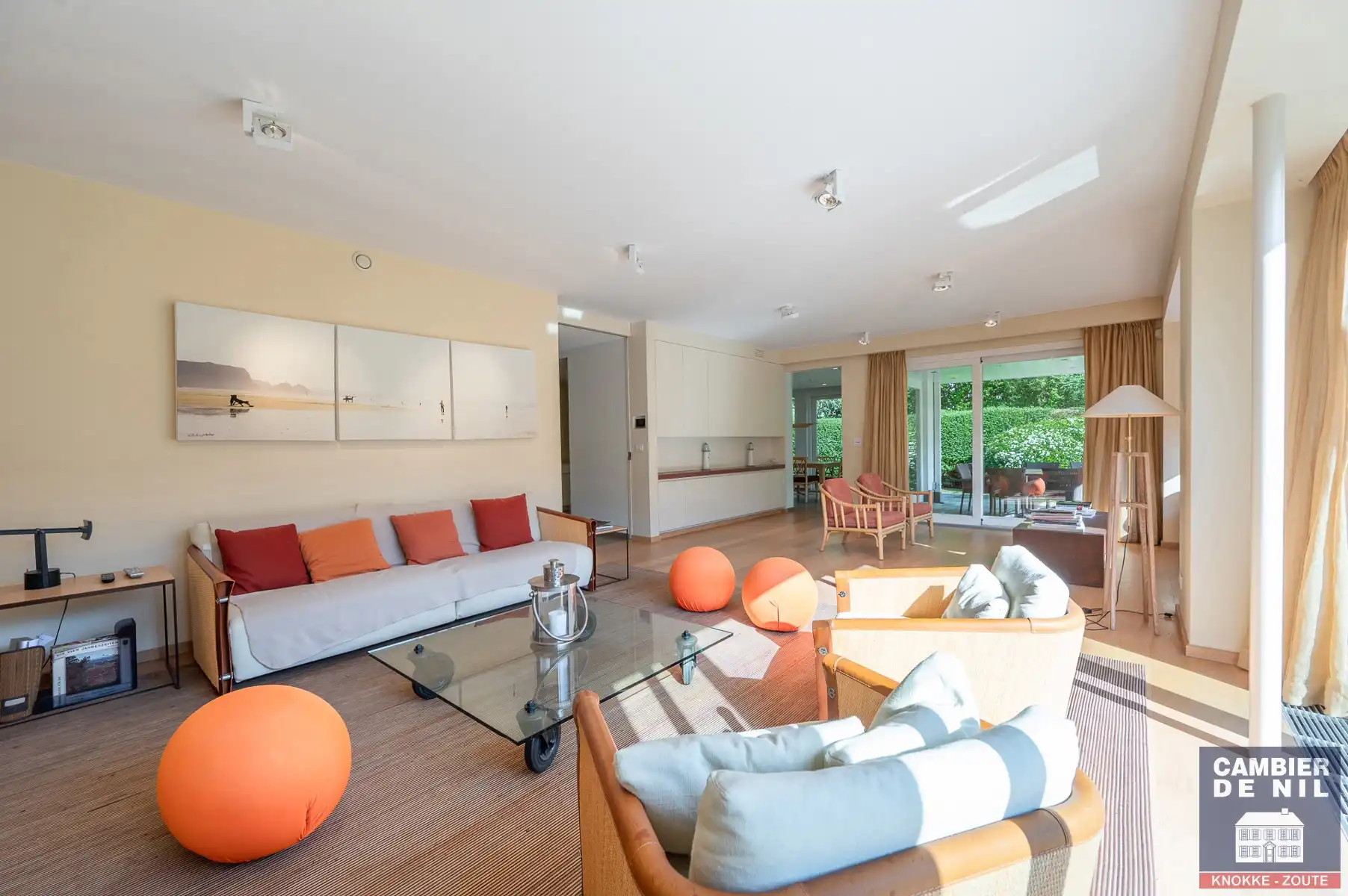 Ruime, gemeubelde koppelvilla aan de Royal Zoute Tennisclub. foto 11