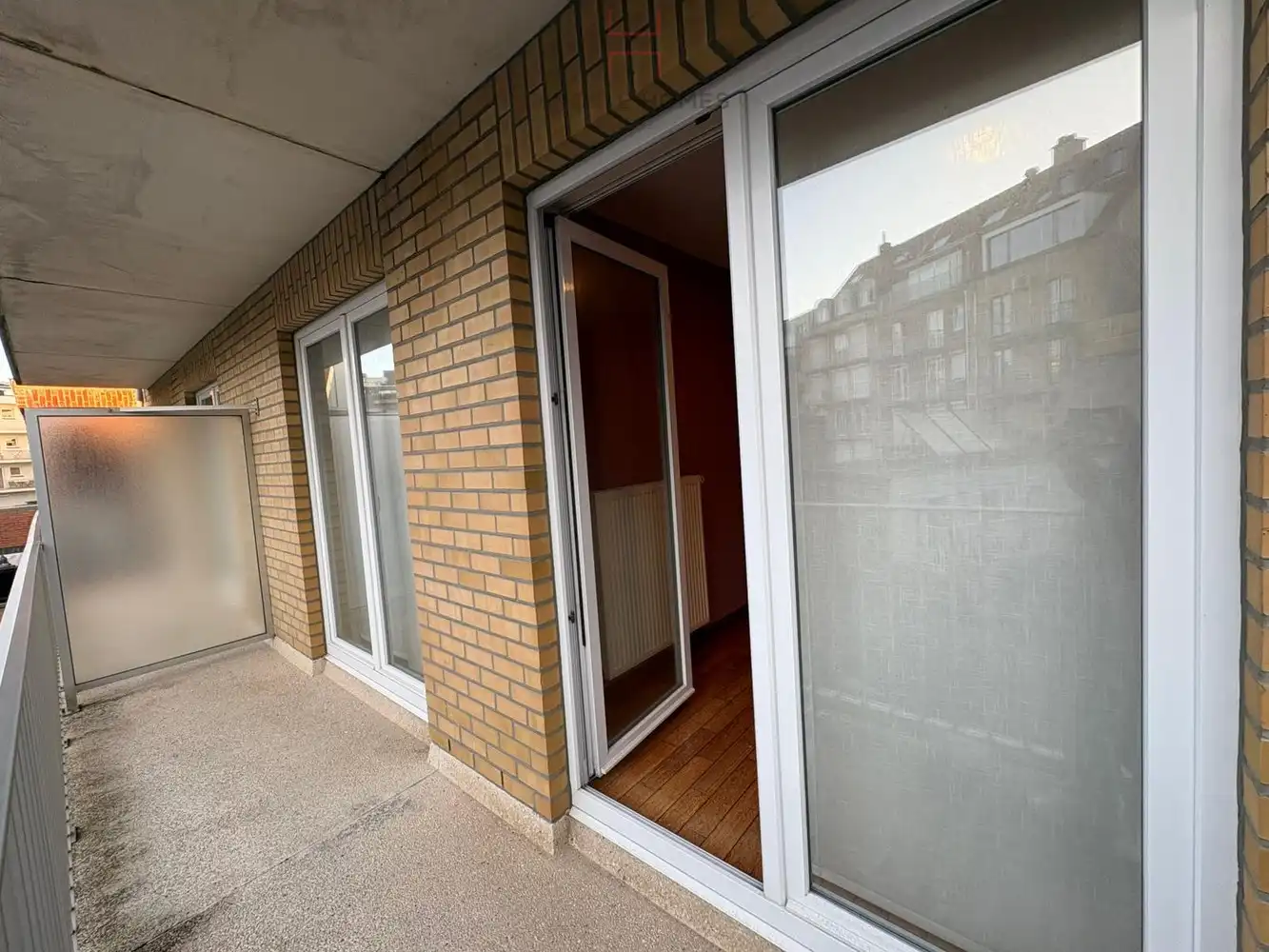 Gemeubeld 3 slaapkamer appartement met garage, nabij het Rubensplein foto 10