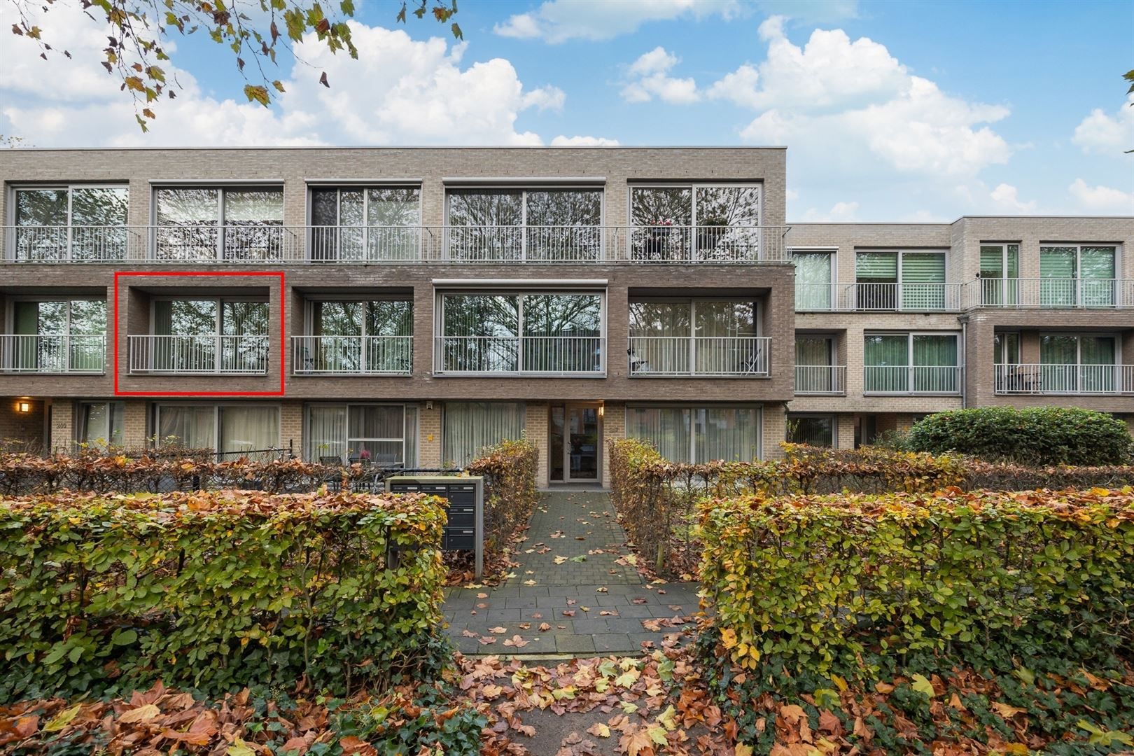 Instapklaar appartement met 2 slaapkamers, terras en autostaanplaats foto 16