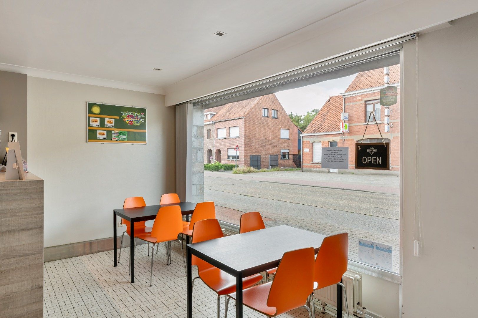 Handelspand in Olen met horeca- en andere mogelijkheden met bovenliggend appartement foto 3
