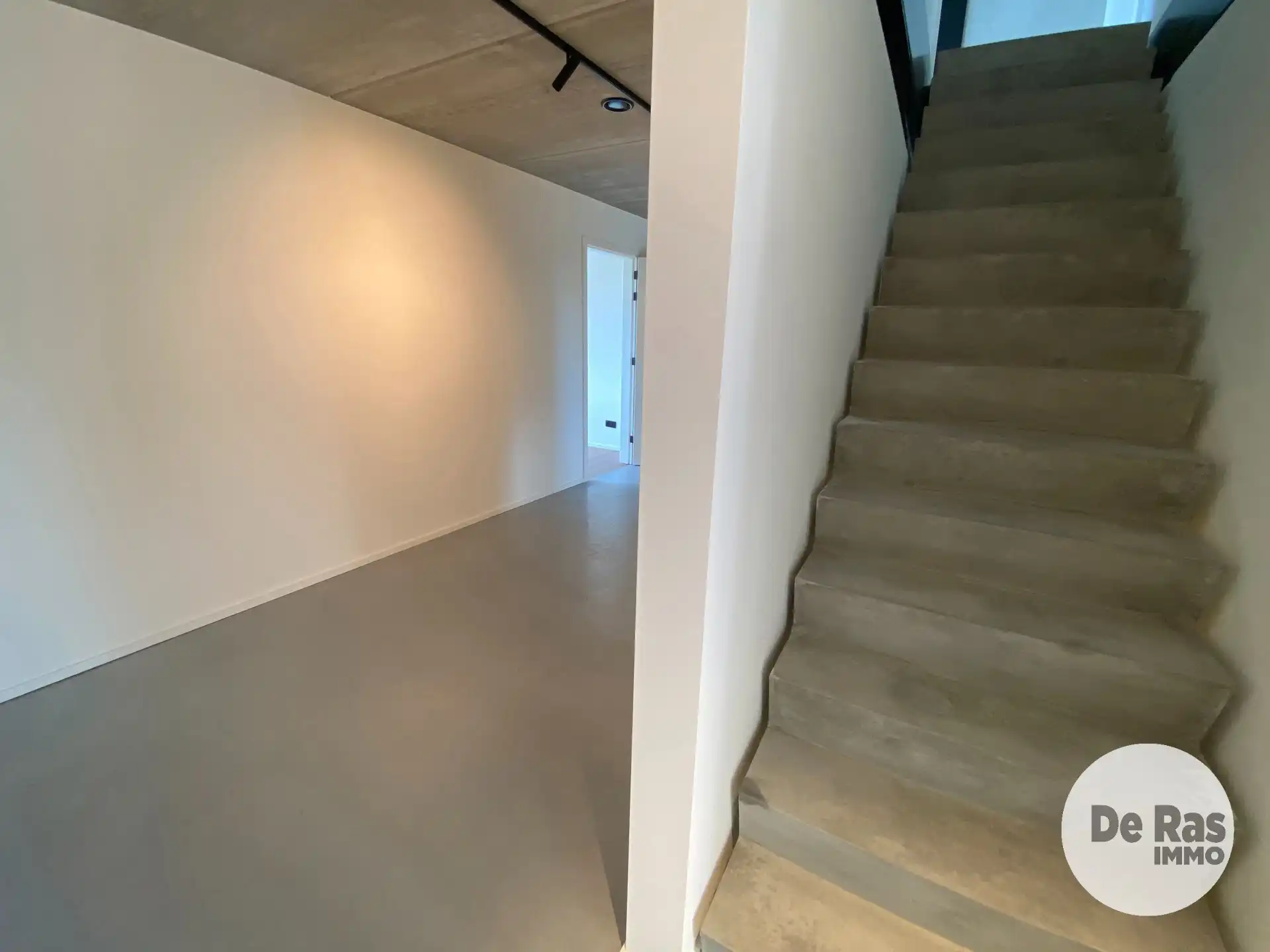 VLIERZELE - Nieuwbouwwoning in moderne betonarchitectuur foto 22