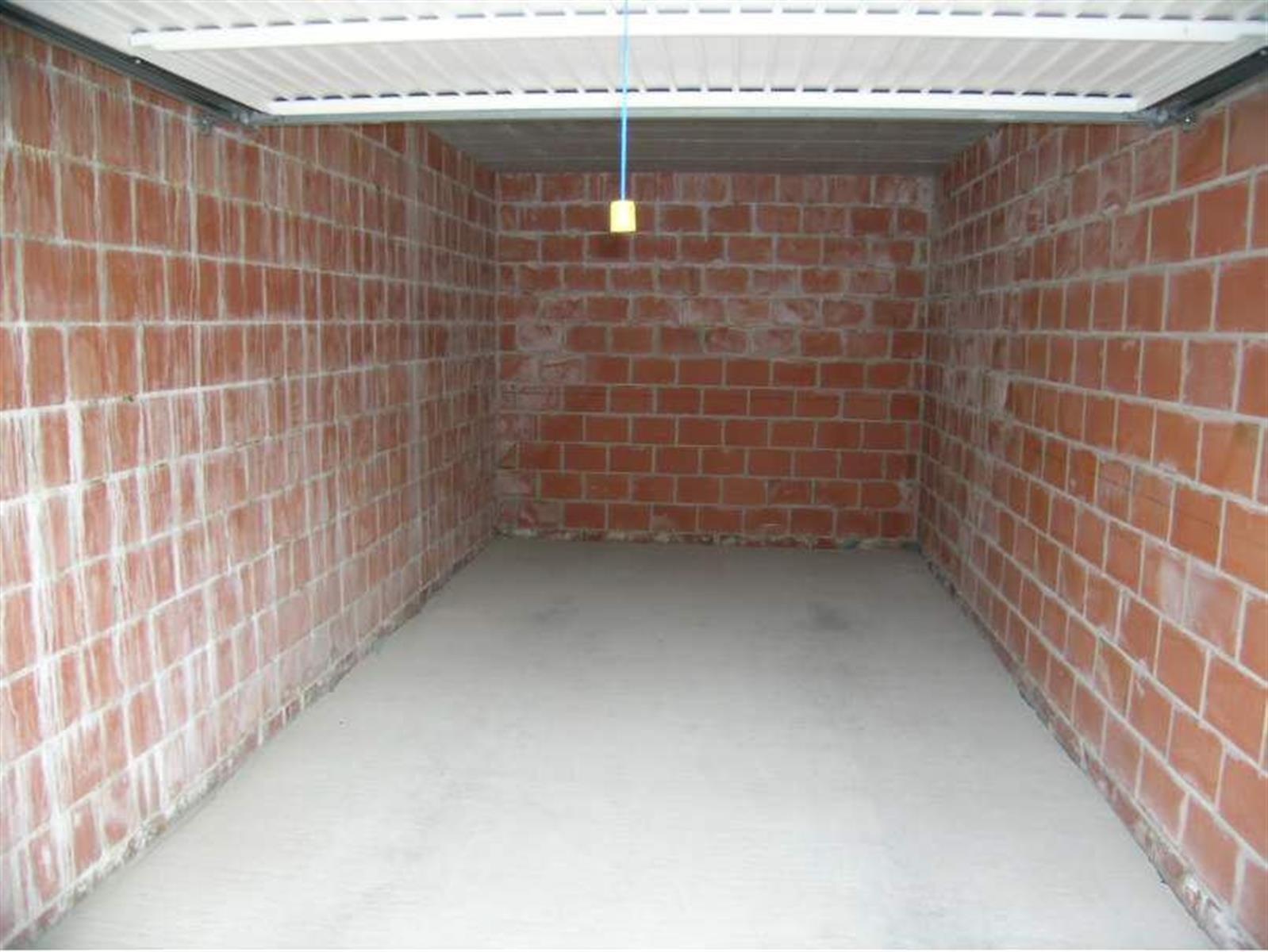 Een appartement op de 1ste verdieping met 2 slaapkamers, terras en garage.  foto 15