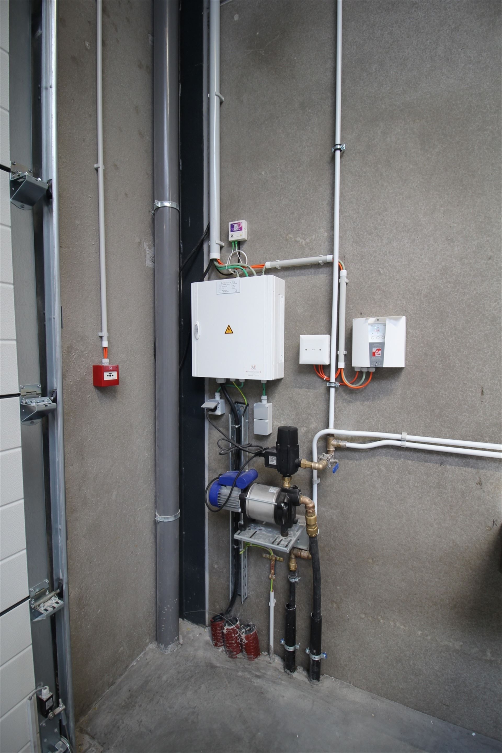 Unit, nieuwbouw, te huur voor opslag of productie. foto 6