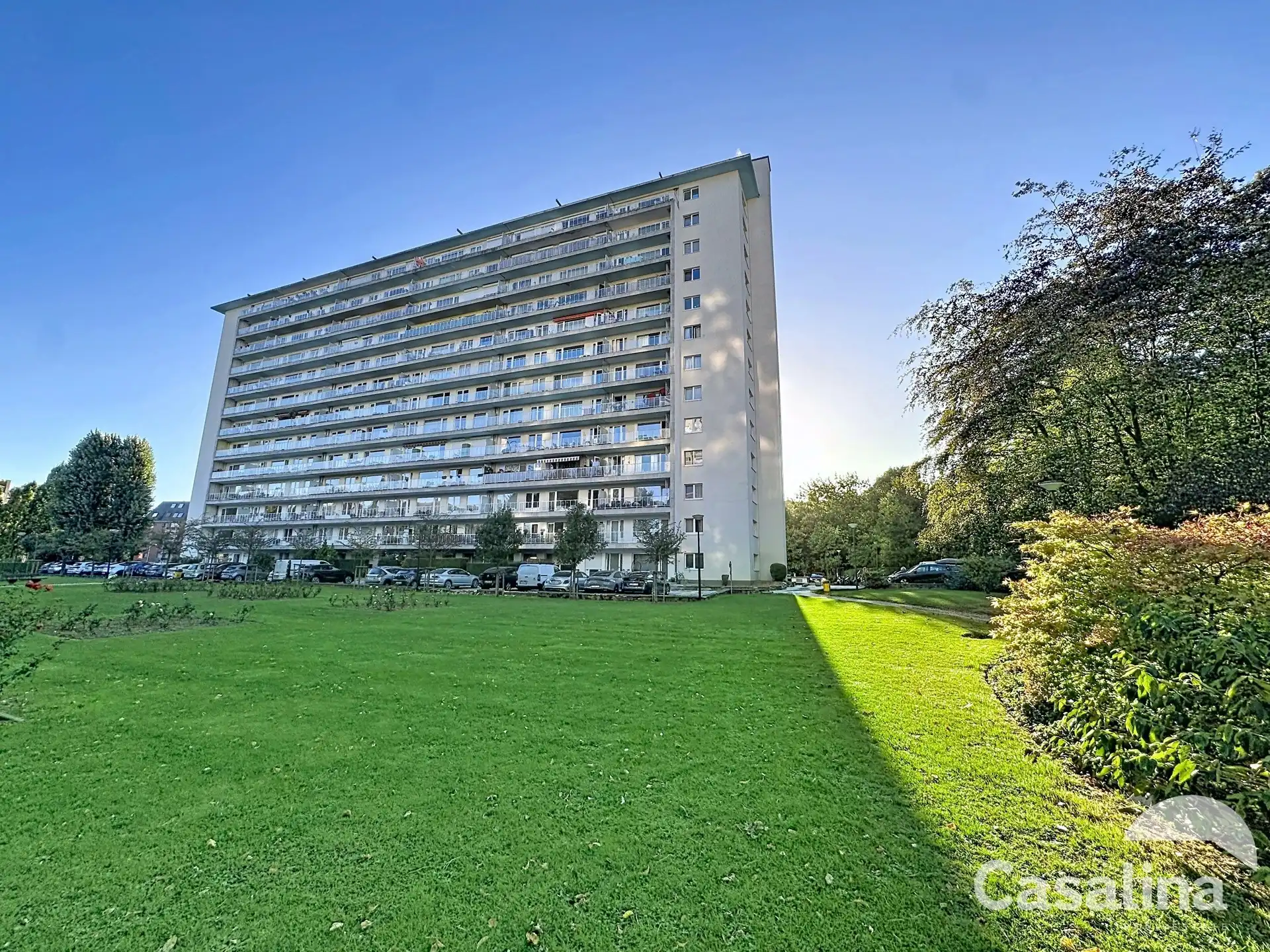 Lichtrijk 2-slaapkamerappartement met ruim terras en EPC B foto {{pictureIndex}}