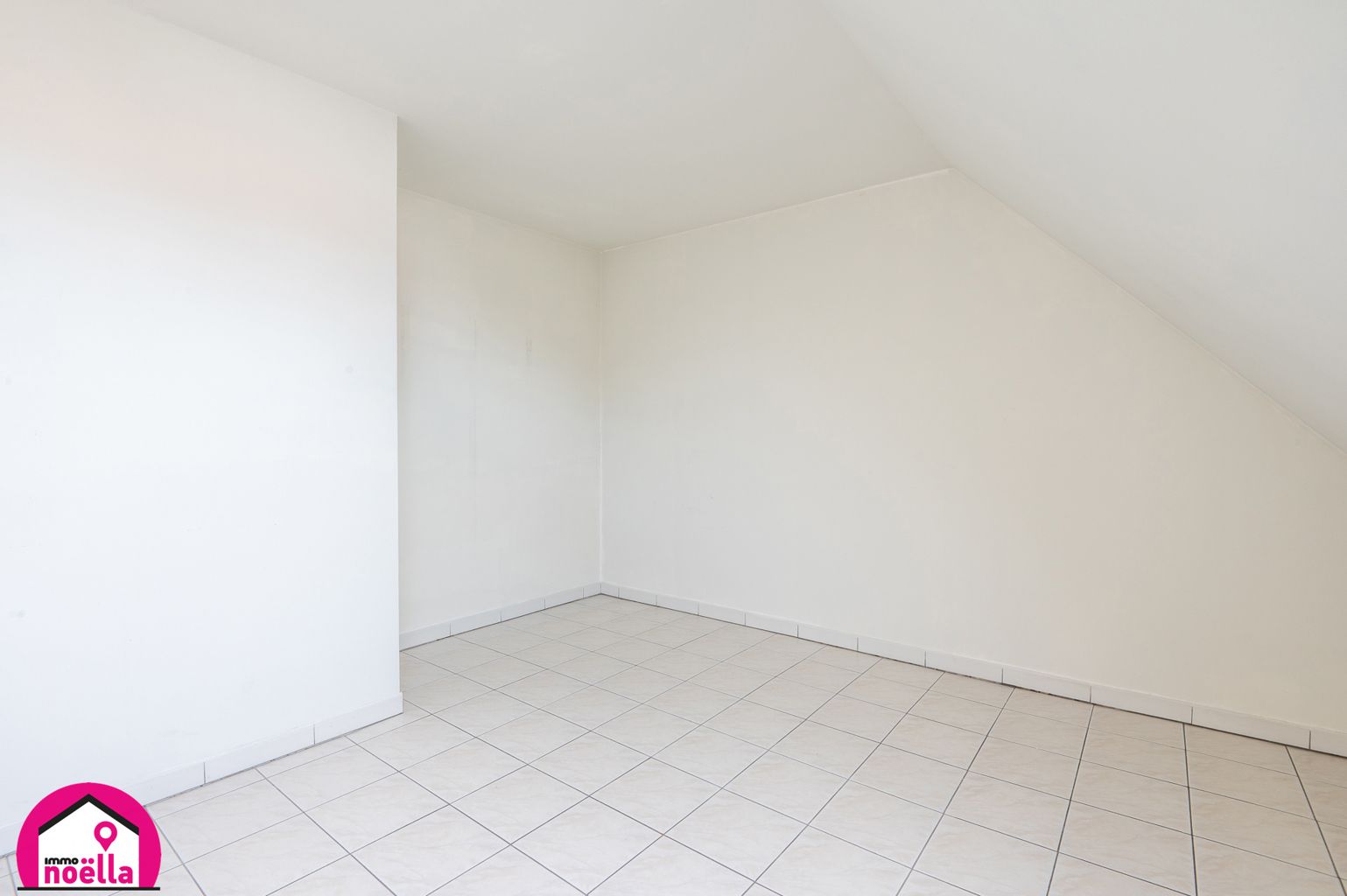 TE KOOP TE WESTENDE RUIM EN ZONNIG APPARTEMENT! foto 14