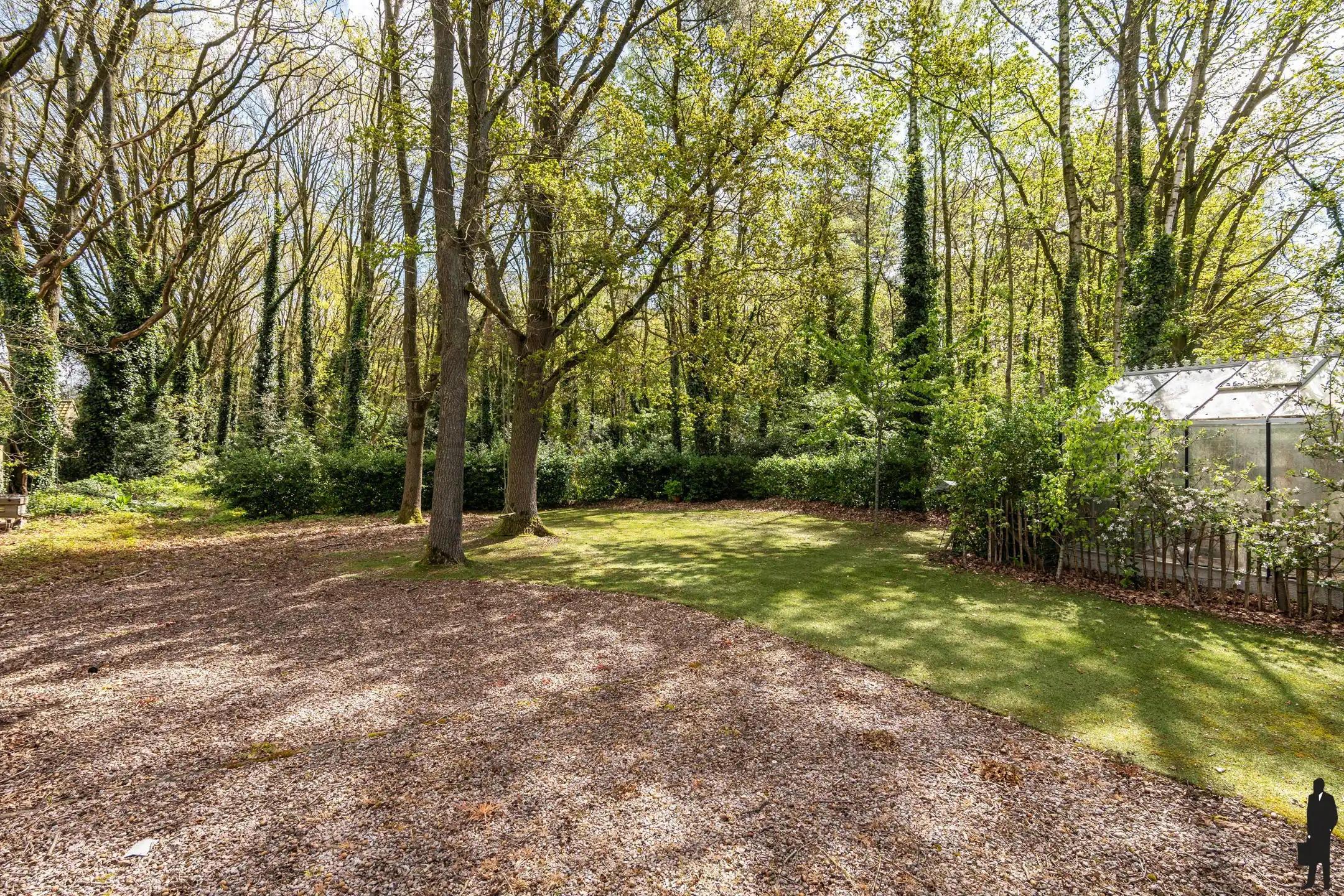 Unieke villa met studio en zwembad op maar liefst 4.270 m² foto 23