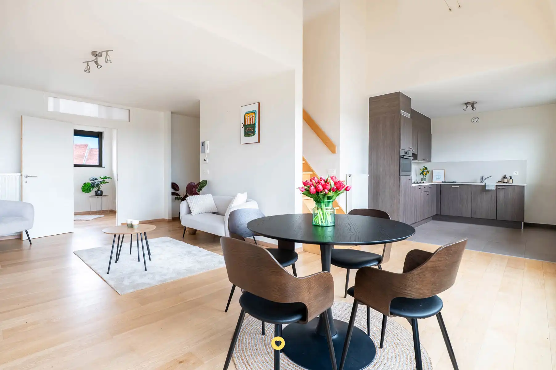 Modern duplex appartement met 3 SLK, 2 BDK en terras foto {{pictureIndex}}
