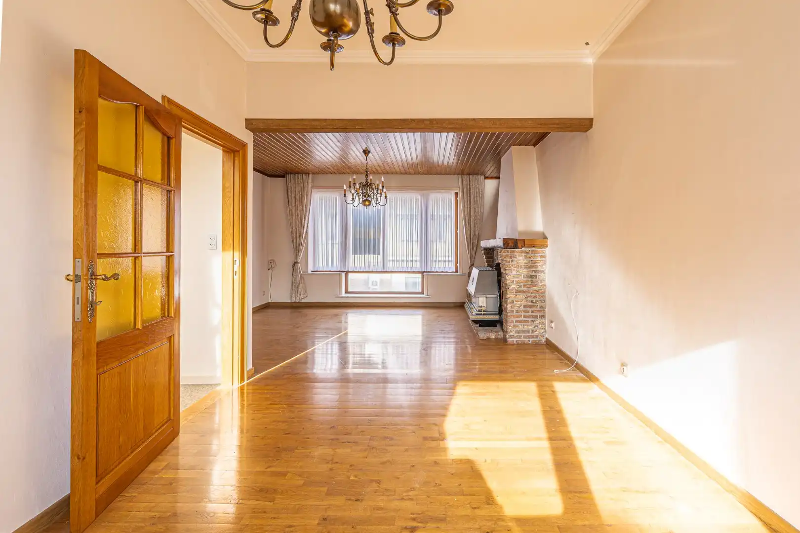 Handelsruimte/woning met polyvalente ruimte en 2 slaapkamers in Oostende foto 3