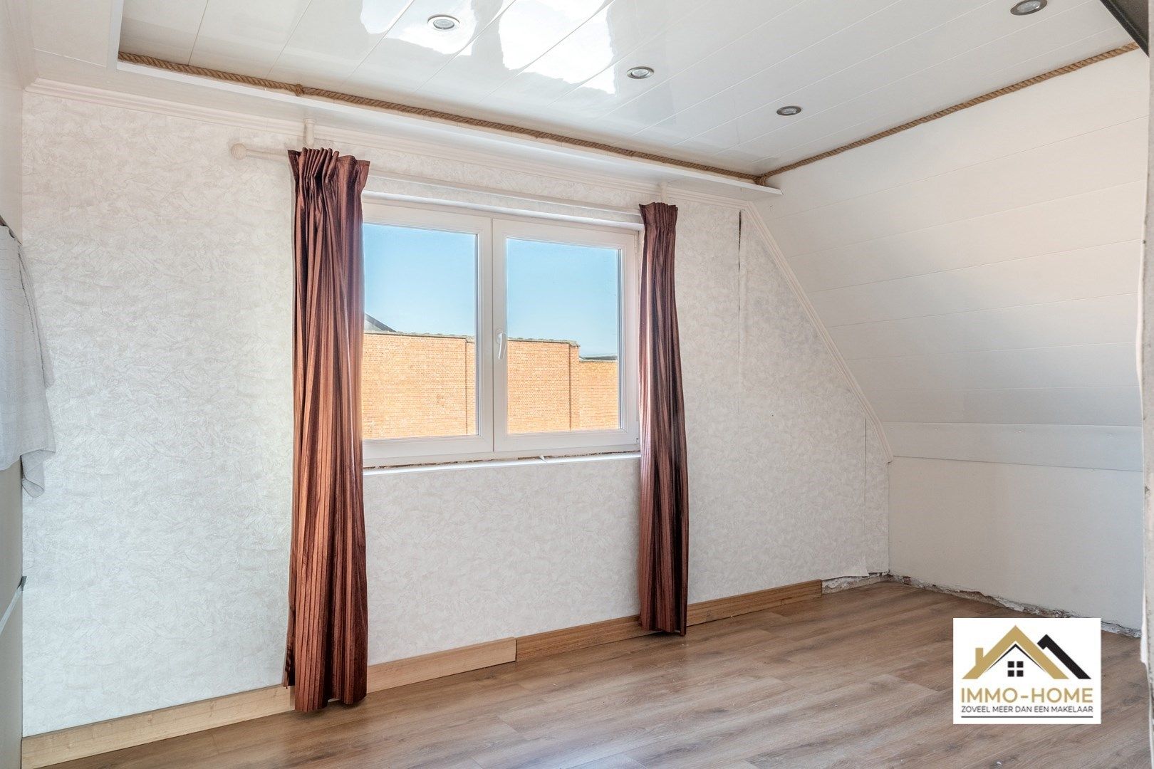 Deels gerenoveerde woning vol potentieel  foto 21