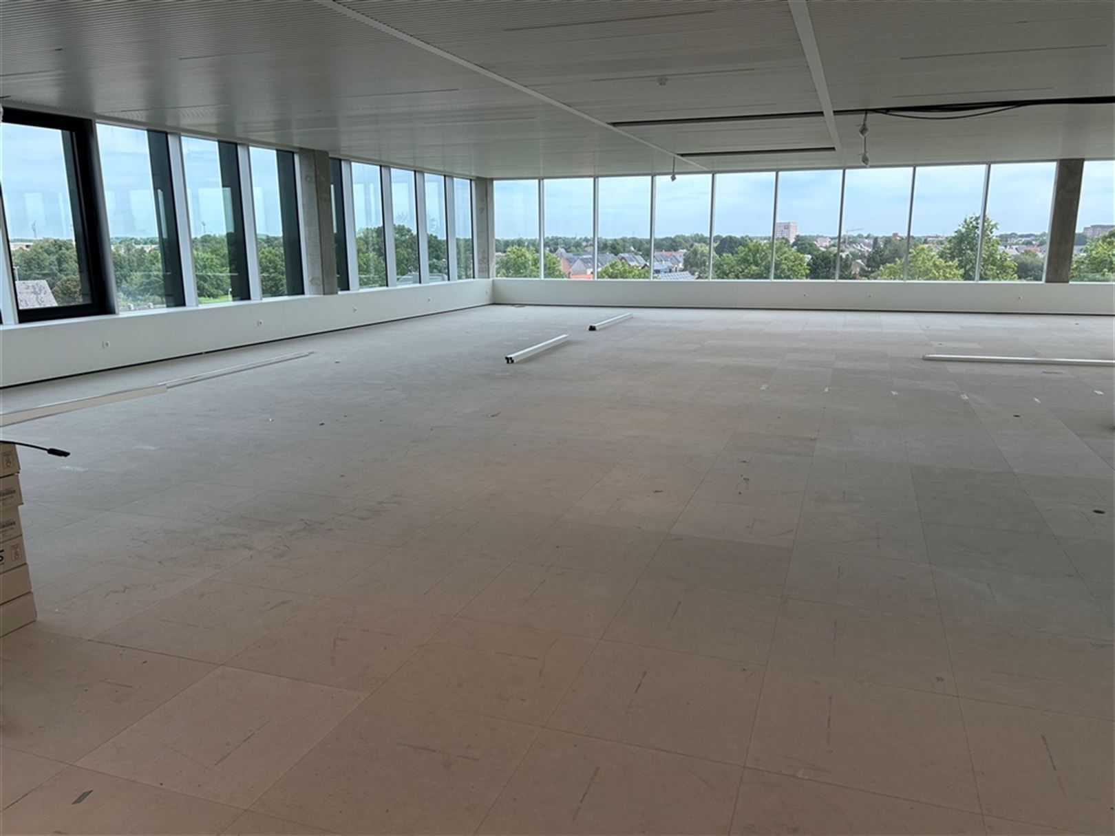 Nieuwbouwkantoren in Square One met lichtinval foto 6