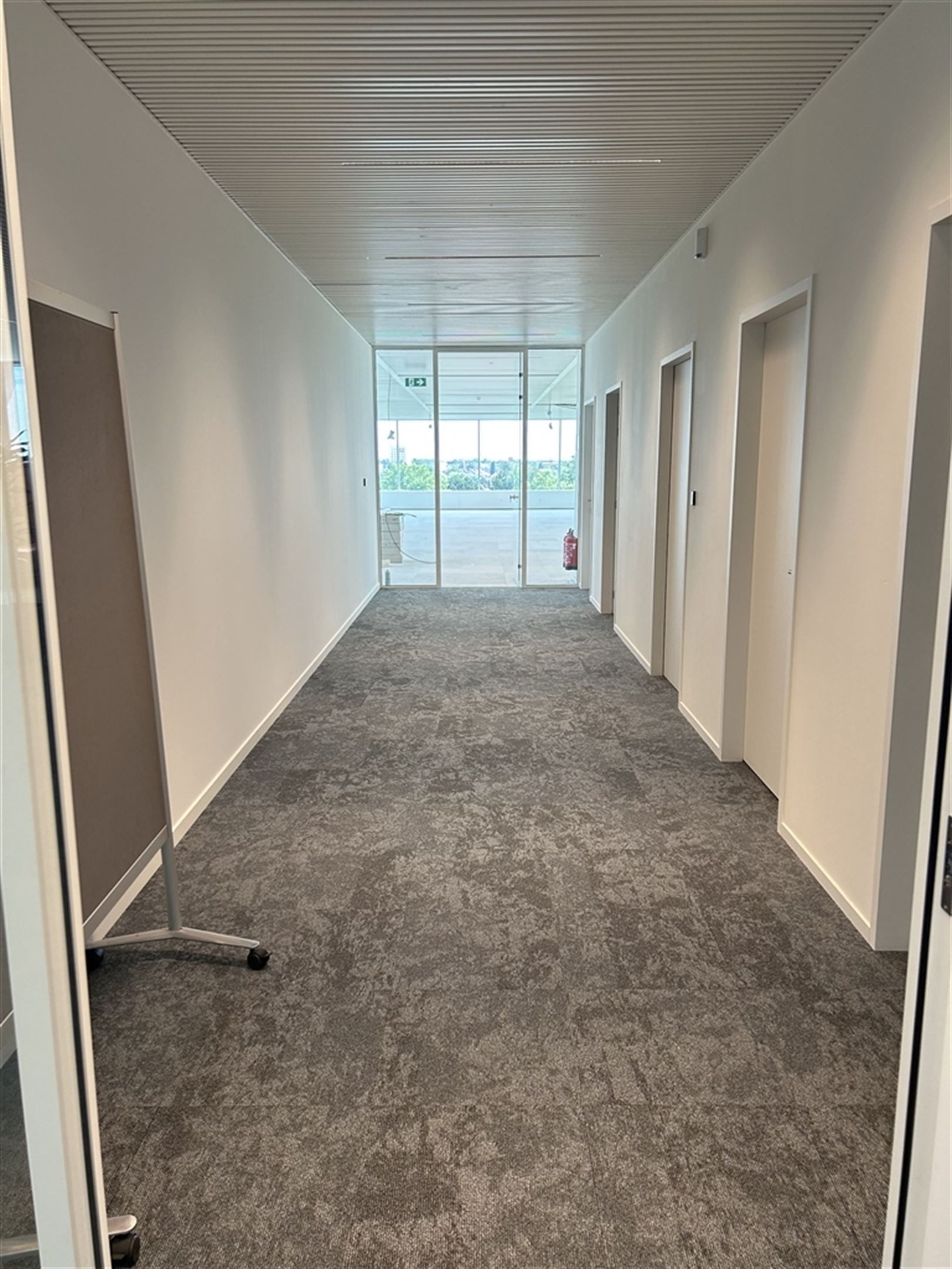 Nieuwbouwkantoren in Square One met lichtinval foto 6