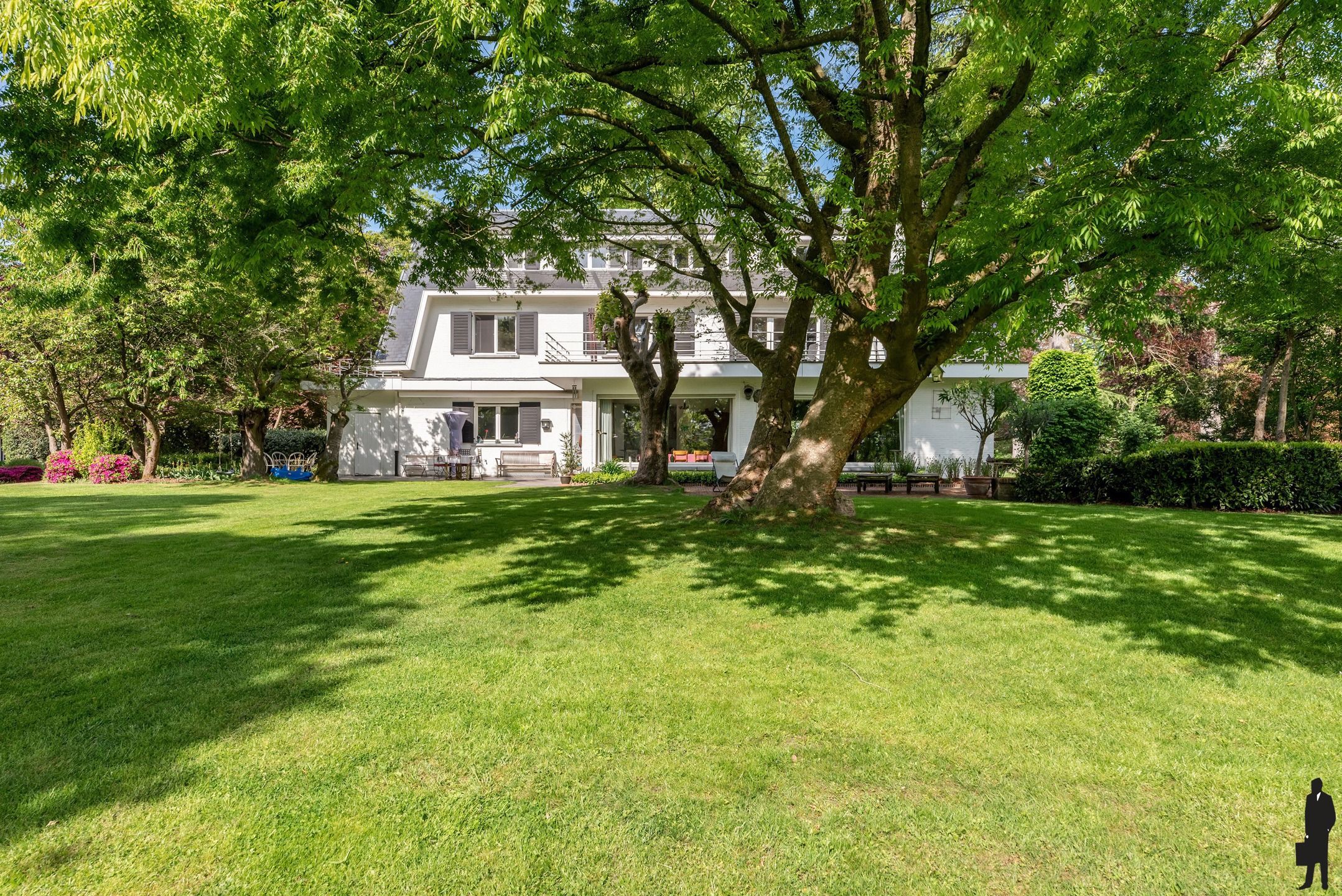 Uniek domein "Hof Van Lachenen" met 2 villa's te koop in Lier.  foto 45