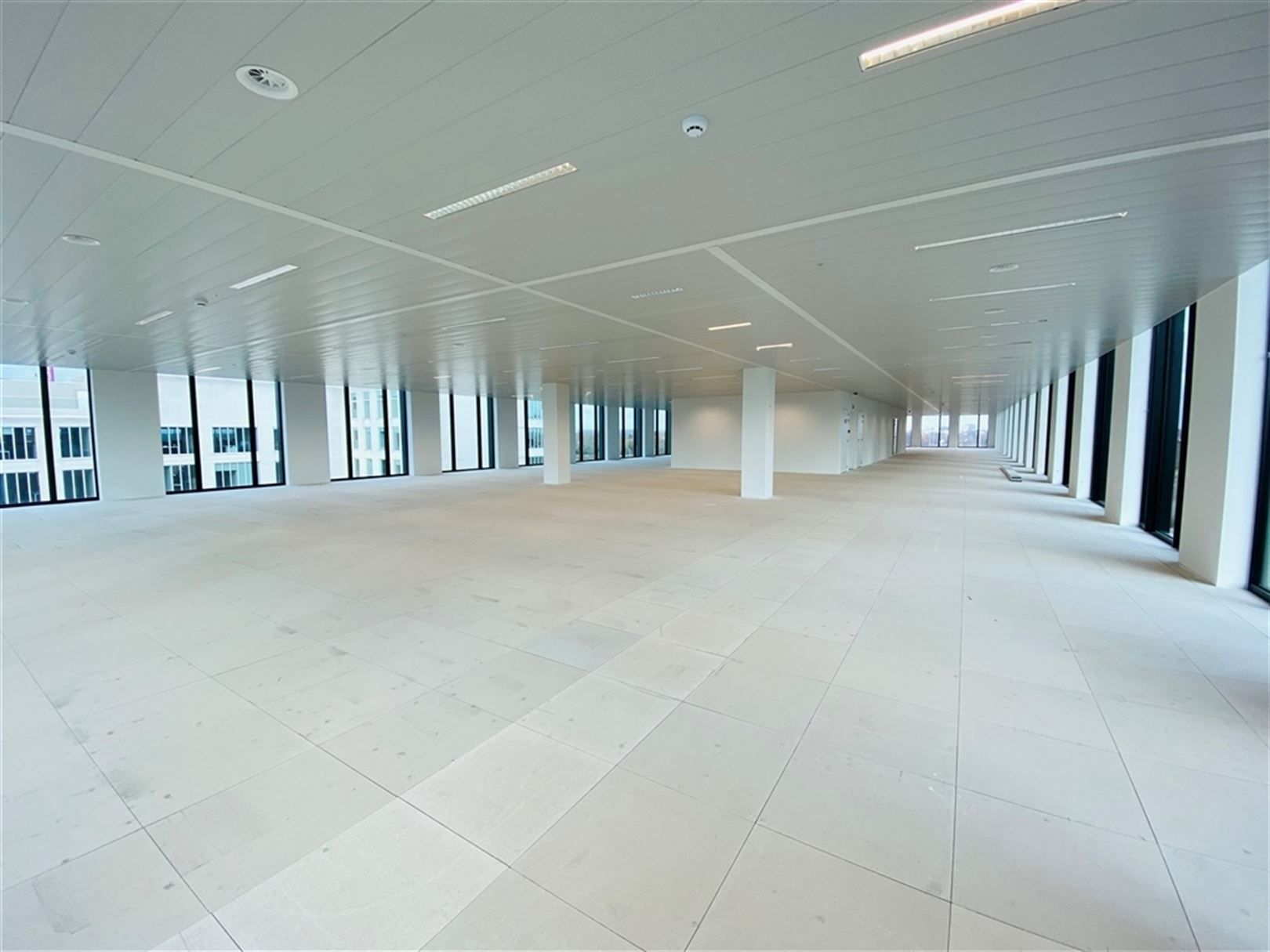 Nieuwbouwproject aan The Loop vanaf 435m² tot 1027m² beschikbaar foto 8