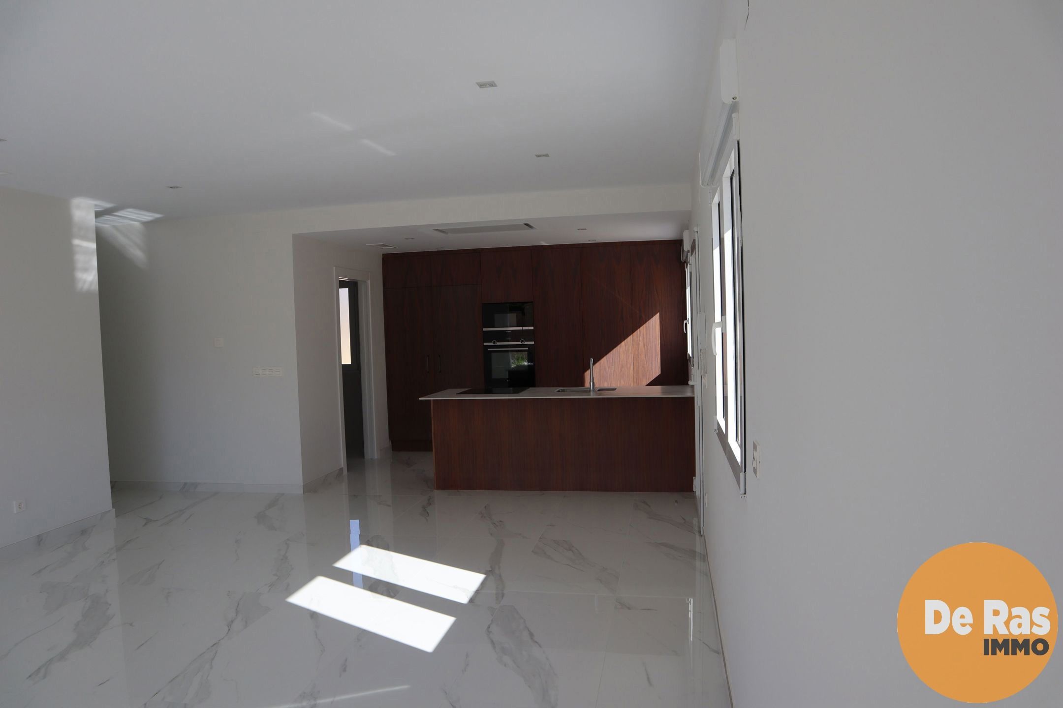 SPANJE- Rustig gelegen villa met zicht op de bergen foto 4