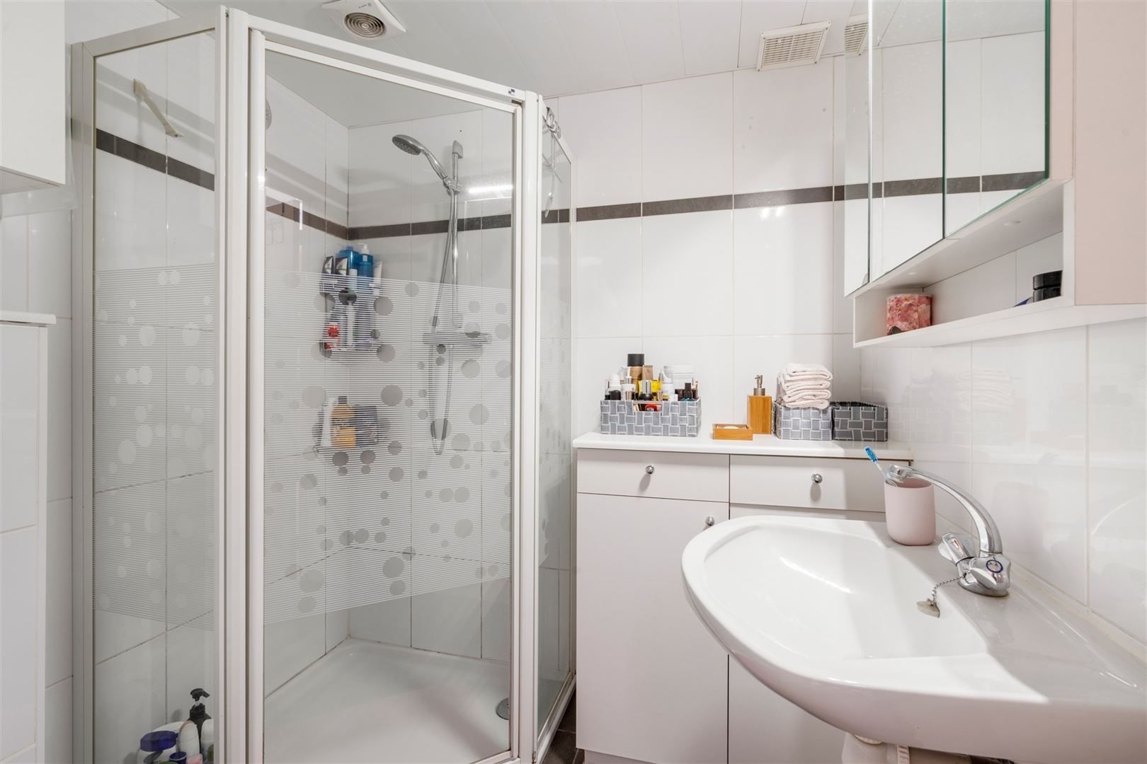 Huis met 2 garages foto 9