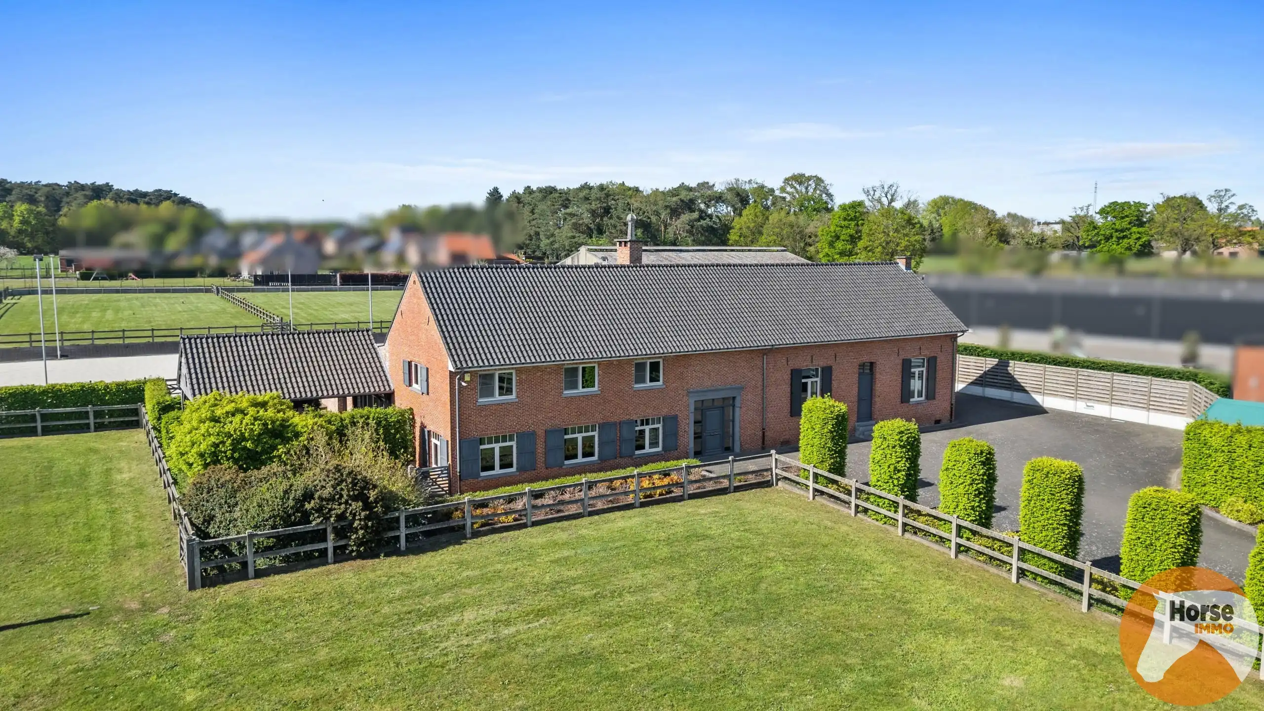 HEUSDEN-ZOLDER - Hoeve met paardenaccommodatie foto 3