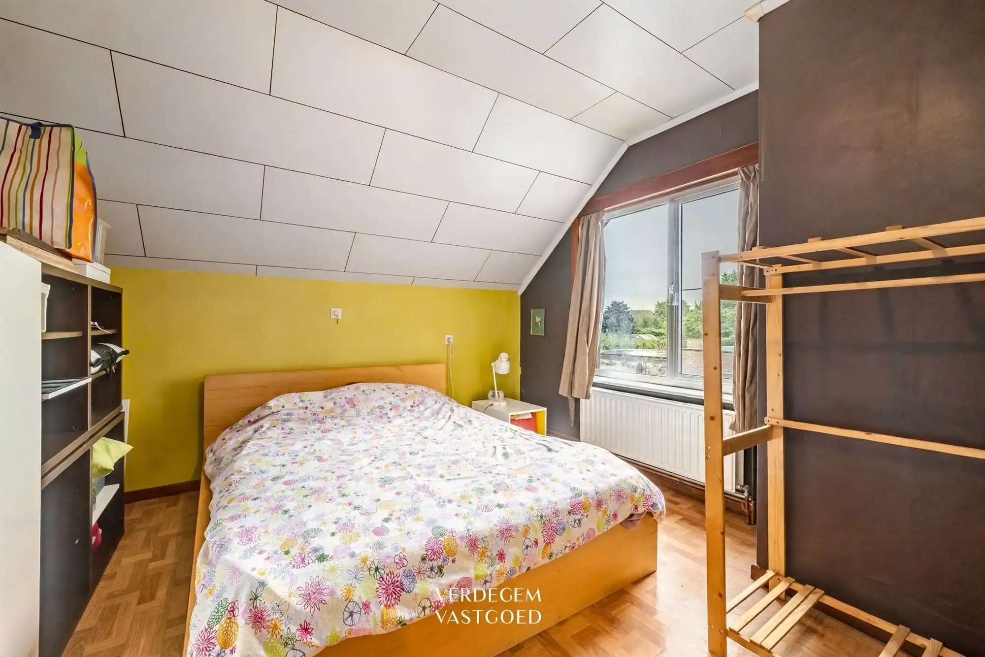 Charmante woning met 3 slaapkamers, garage en diepe tuin 1.010m² met open zicht foto 8