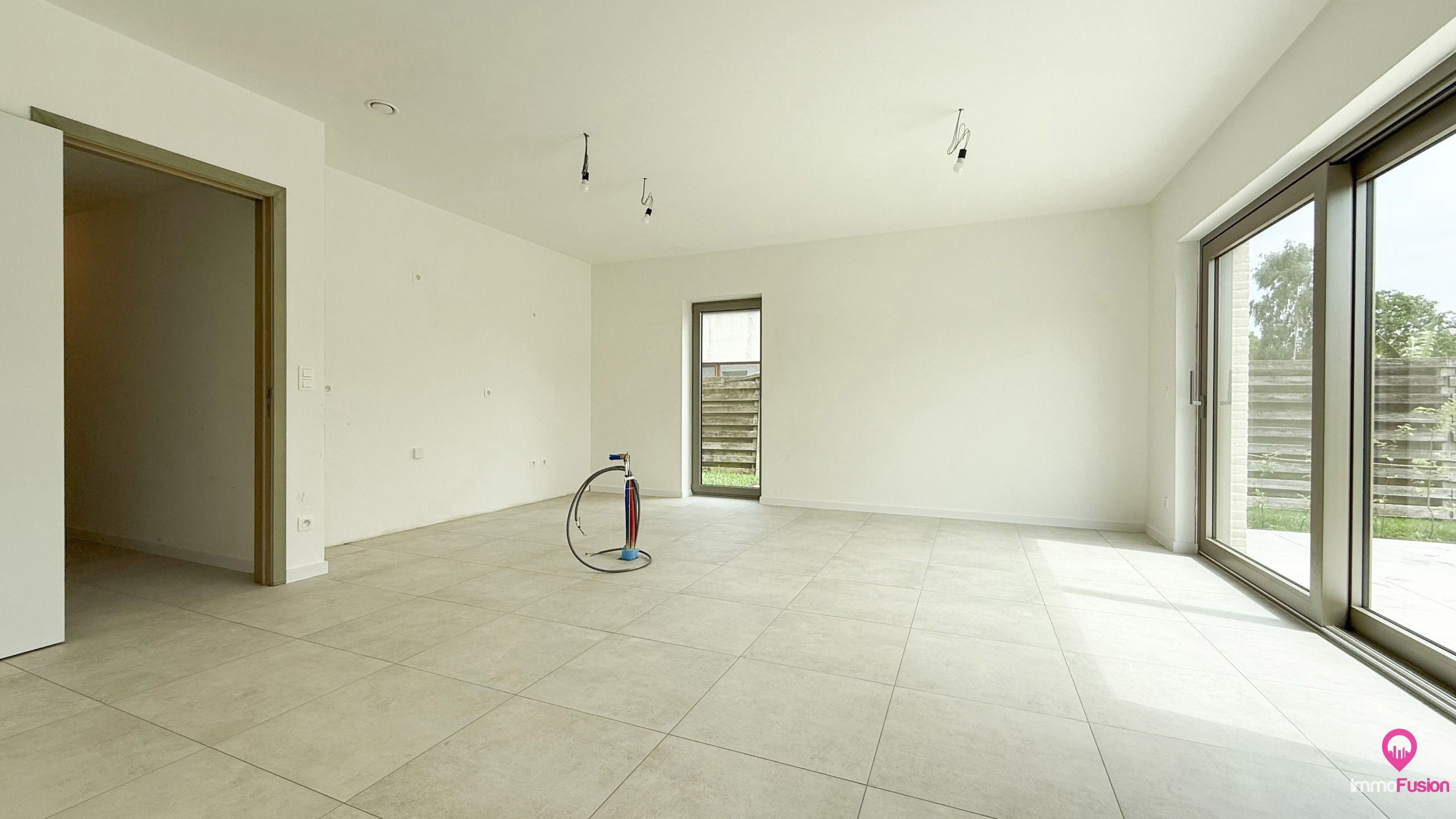 Gelijkvloers appartement met 3 slaapkamers en met een tuin! foto 4