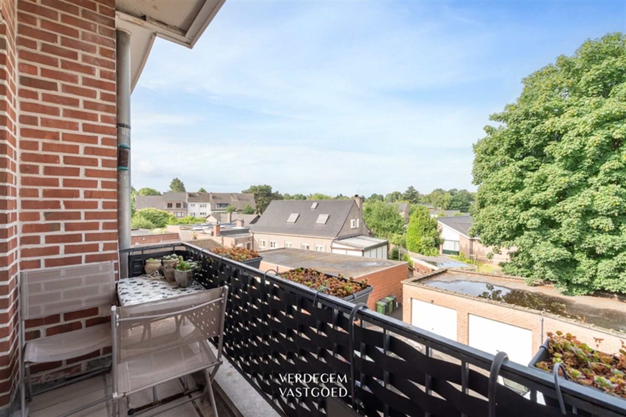 Instapklaar appartement met 2 slaapkamers en garage foto 11