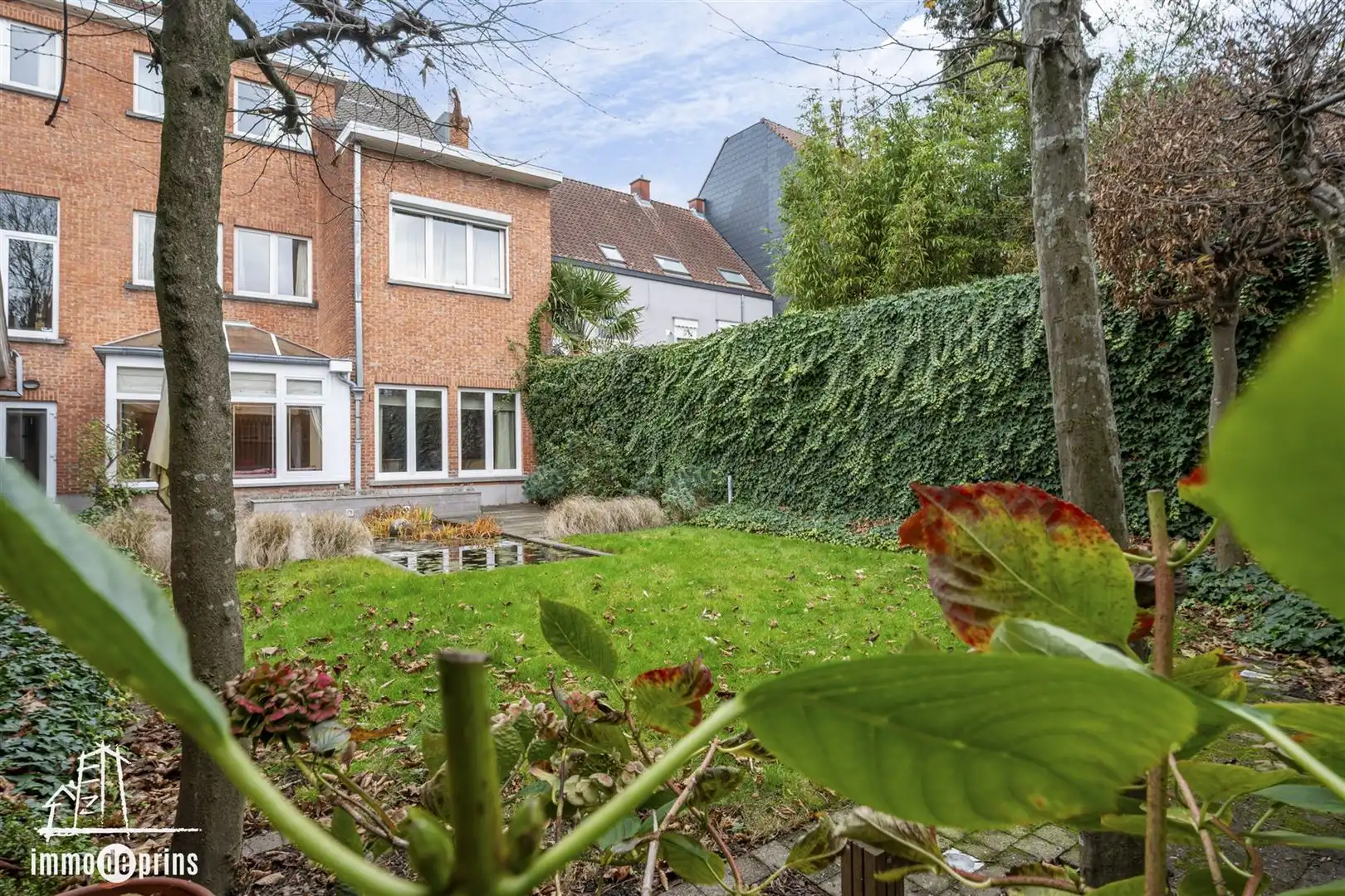 Handelspand met grote burgerwoning foto 21