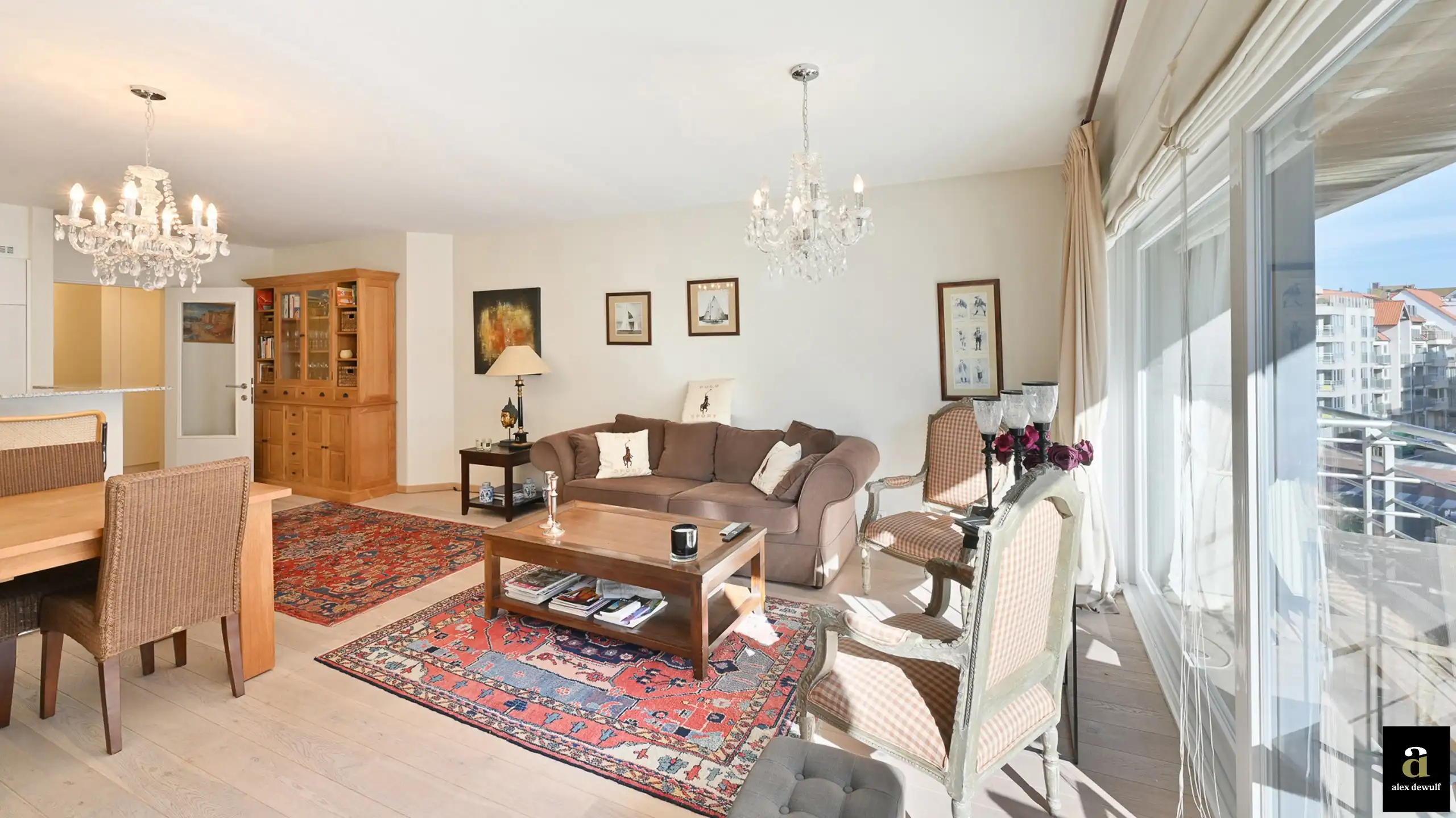 Ruim 2-slaapkamer appartement aan het Rubensplein. foto 2