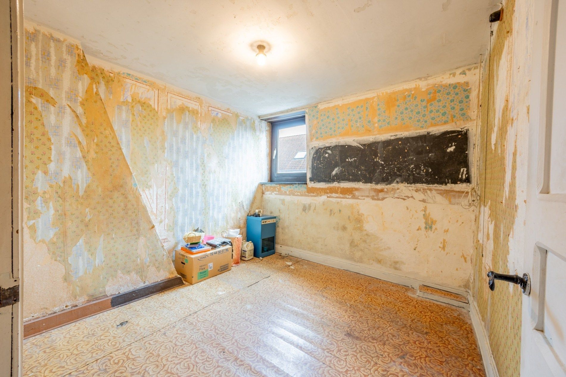 TE RENOVEREN WONING MET UITWEG EN GARAGE foto 12