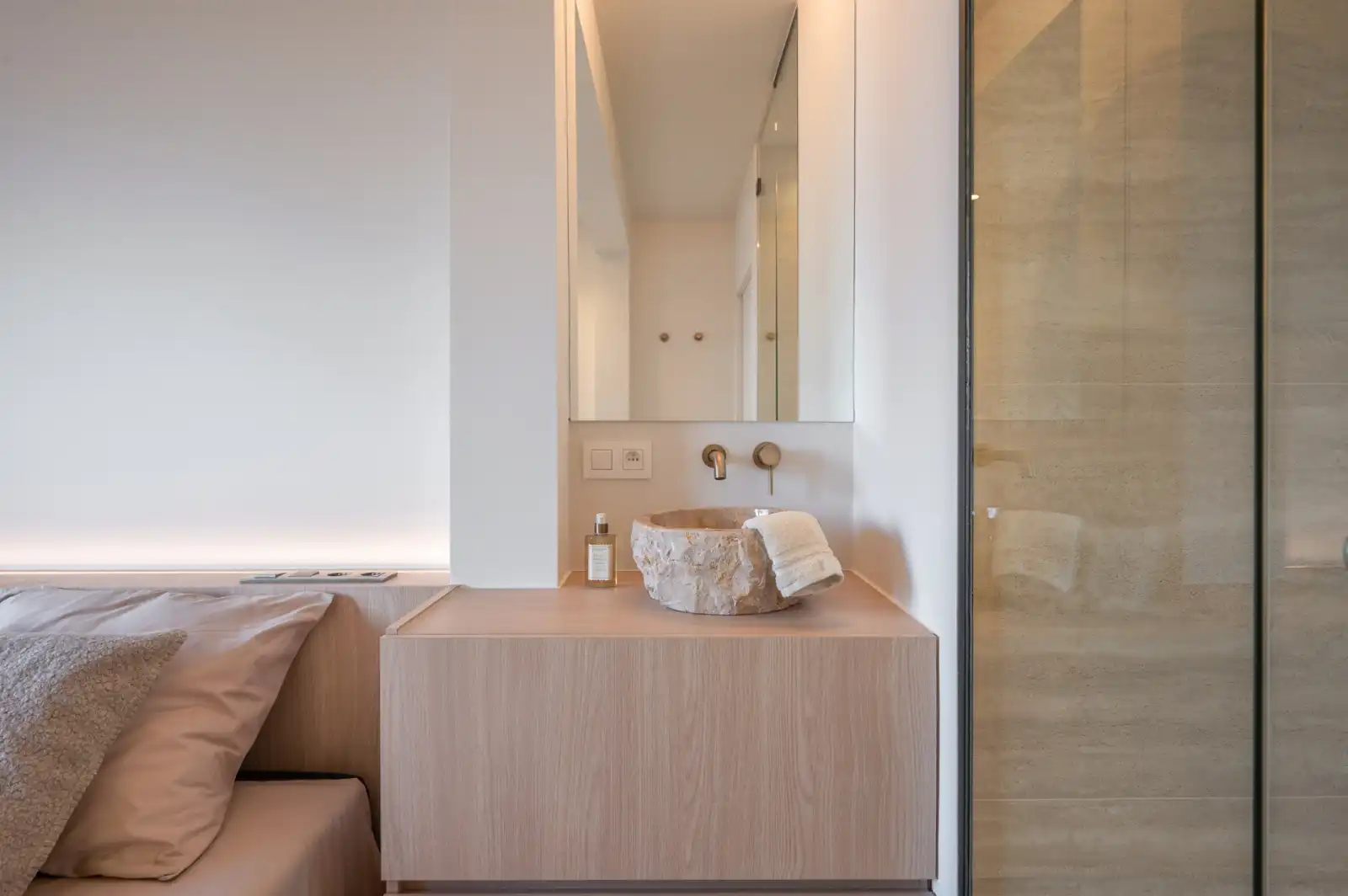 Luxueus 3-slaapkamerappartement met royale gevelbreedte van 6,75 m op de Lippenlsaan. foto 16