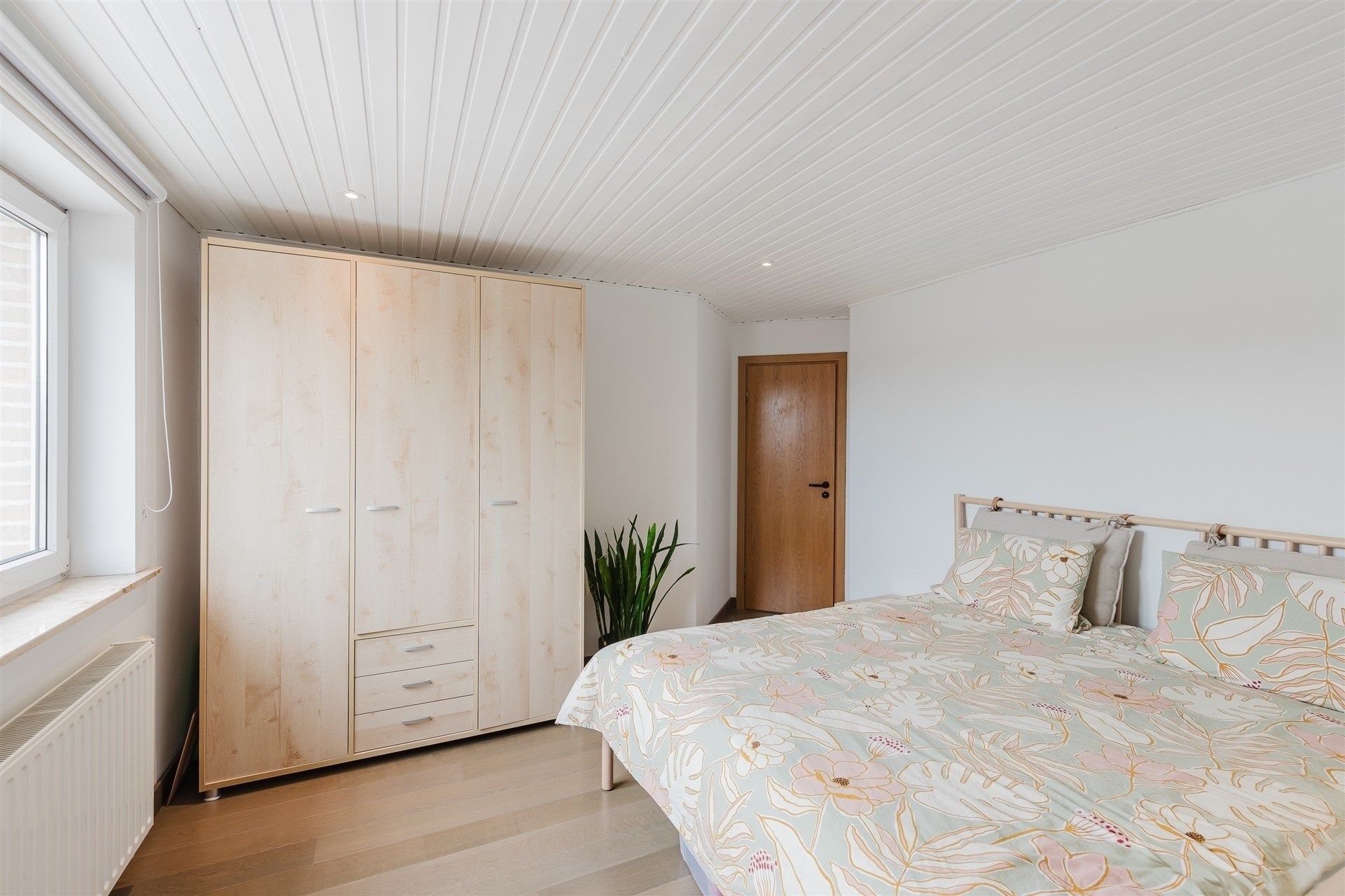 Fijn instap-klaar twee slaapkamer appartement in Wetteren centrum foto 3