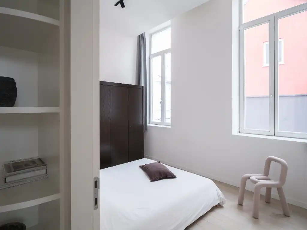 Architecturaal 1-slaapkamerappartement met buitenterras in centrum Gent foto 5