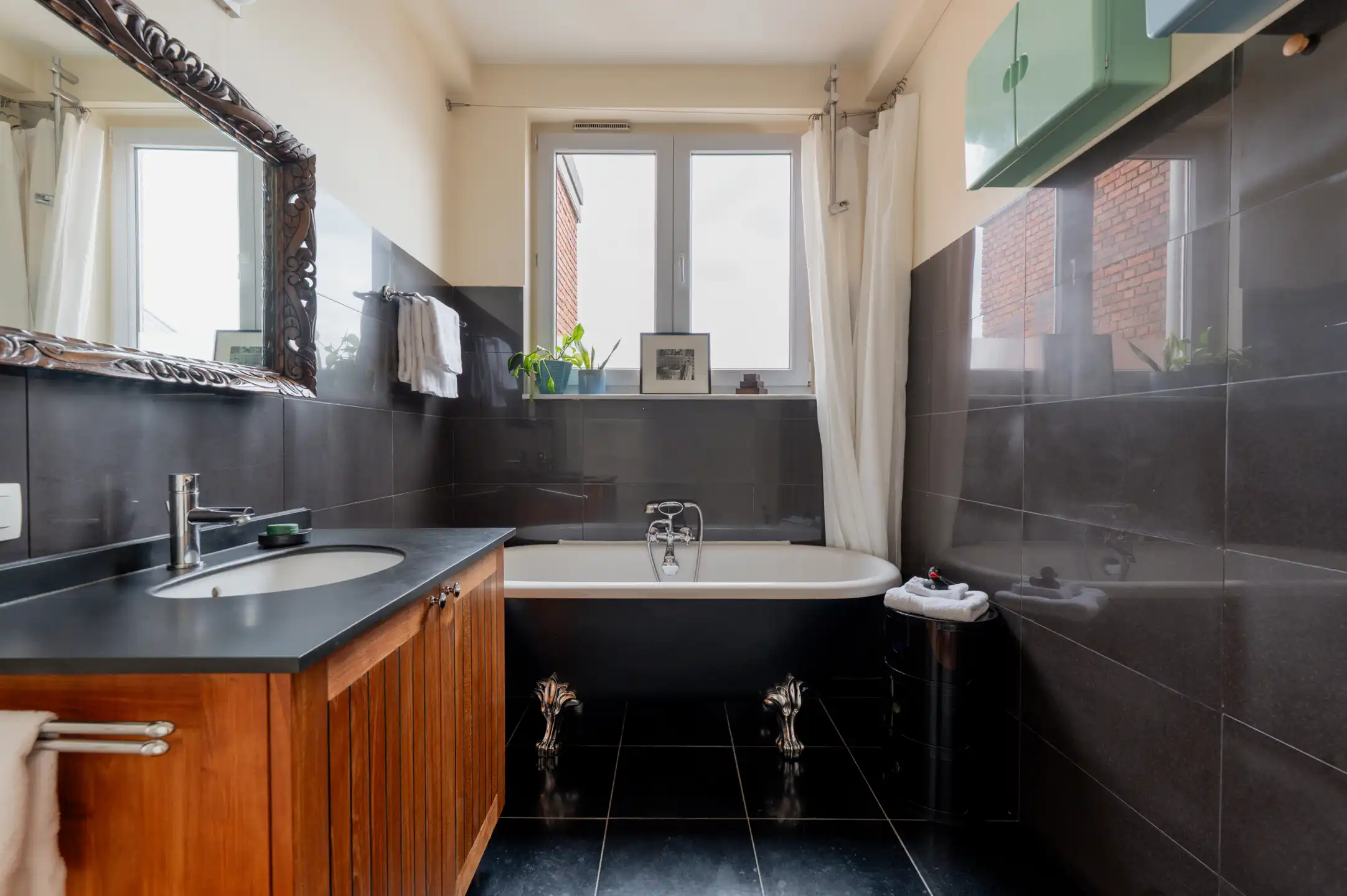 Charmant lichtrijk appartement met terras foto 8