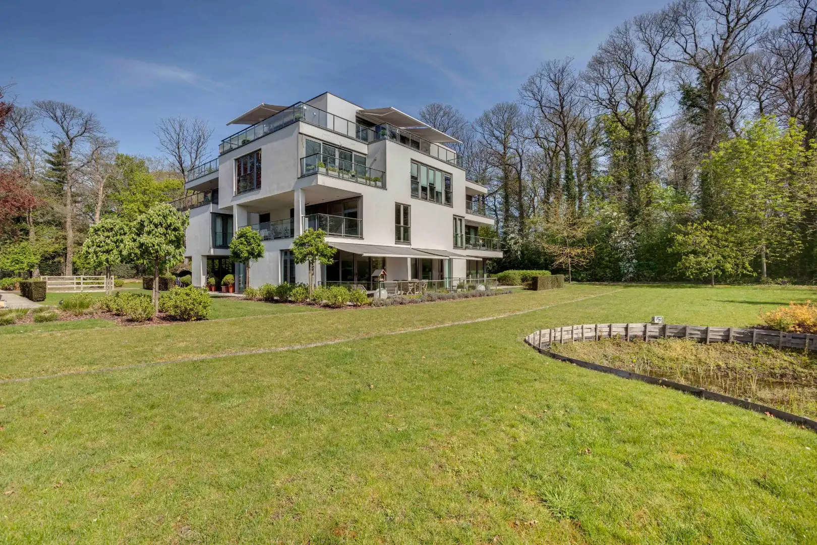 Instapklaar modern appartement  met terras en ondergrondse staanplaats foto 15