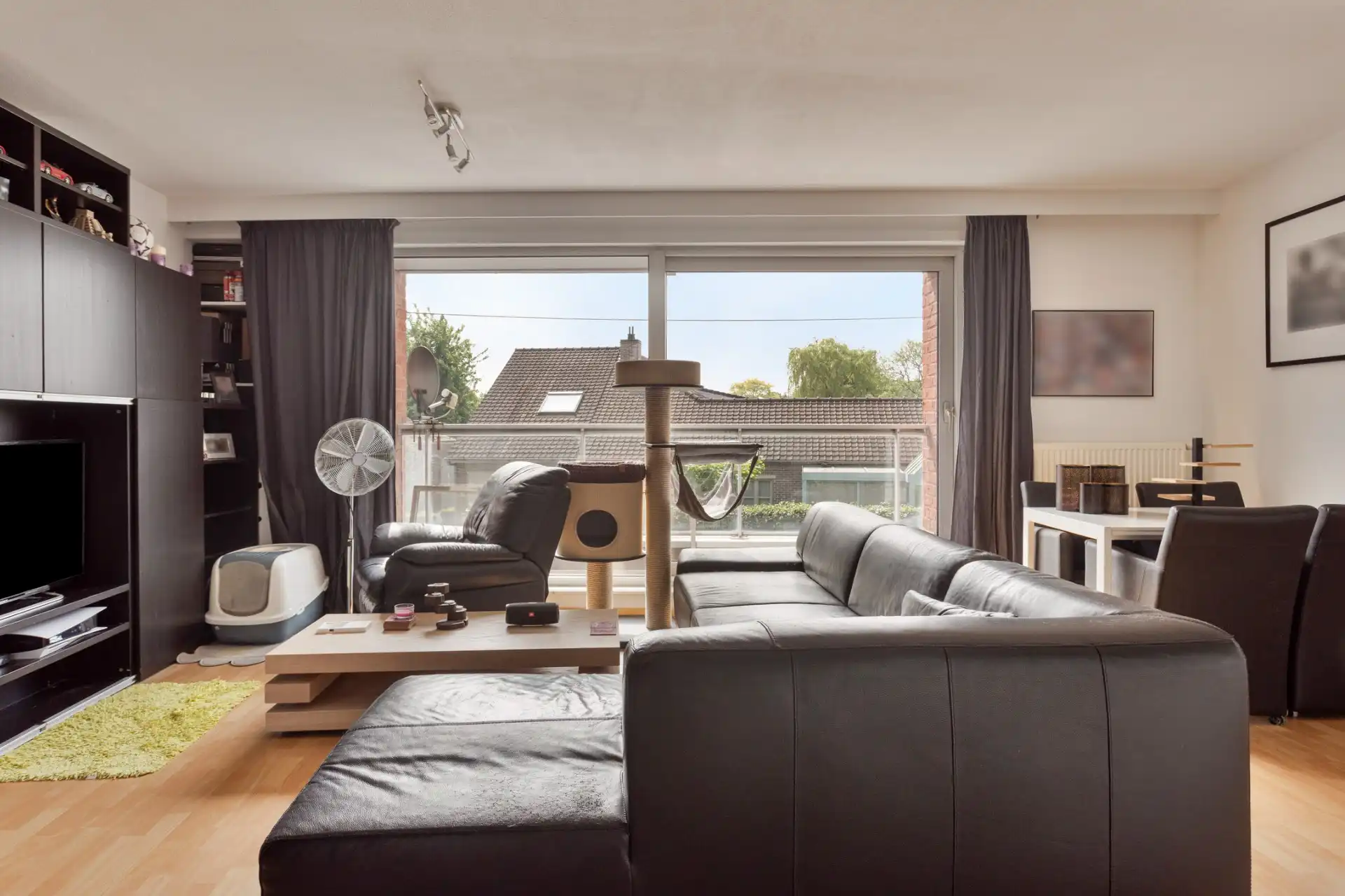 Instapklaar 2 slaapkamer appartement in hartje Waregem foto 6