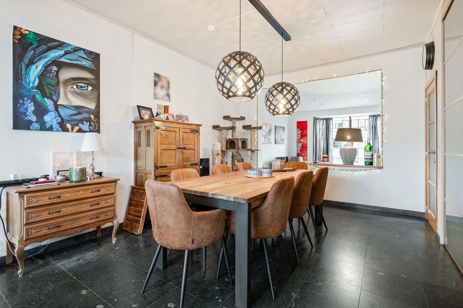 Centraal gelegen woning in doodlopende straat met 3 slaapkamers foto 4