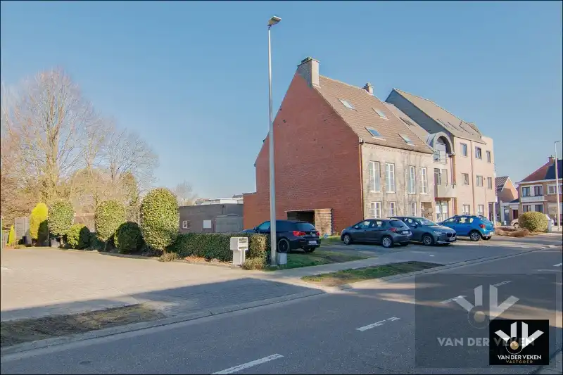 Rustig en toch centraal gelegen projectgrond voor appartementen of andere invulling op 4 aren 7 centiaren in het centrum van Diepenbeek! foto 5